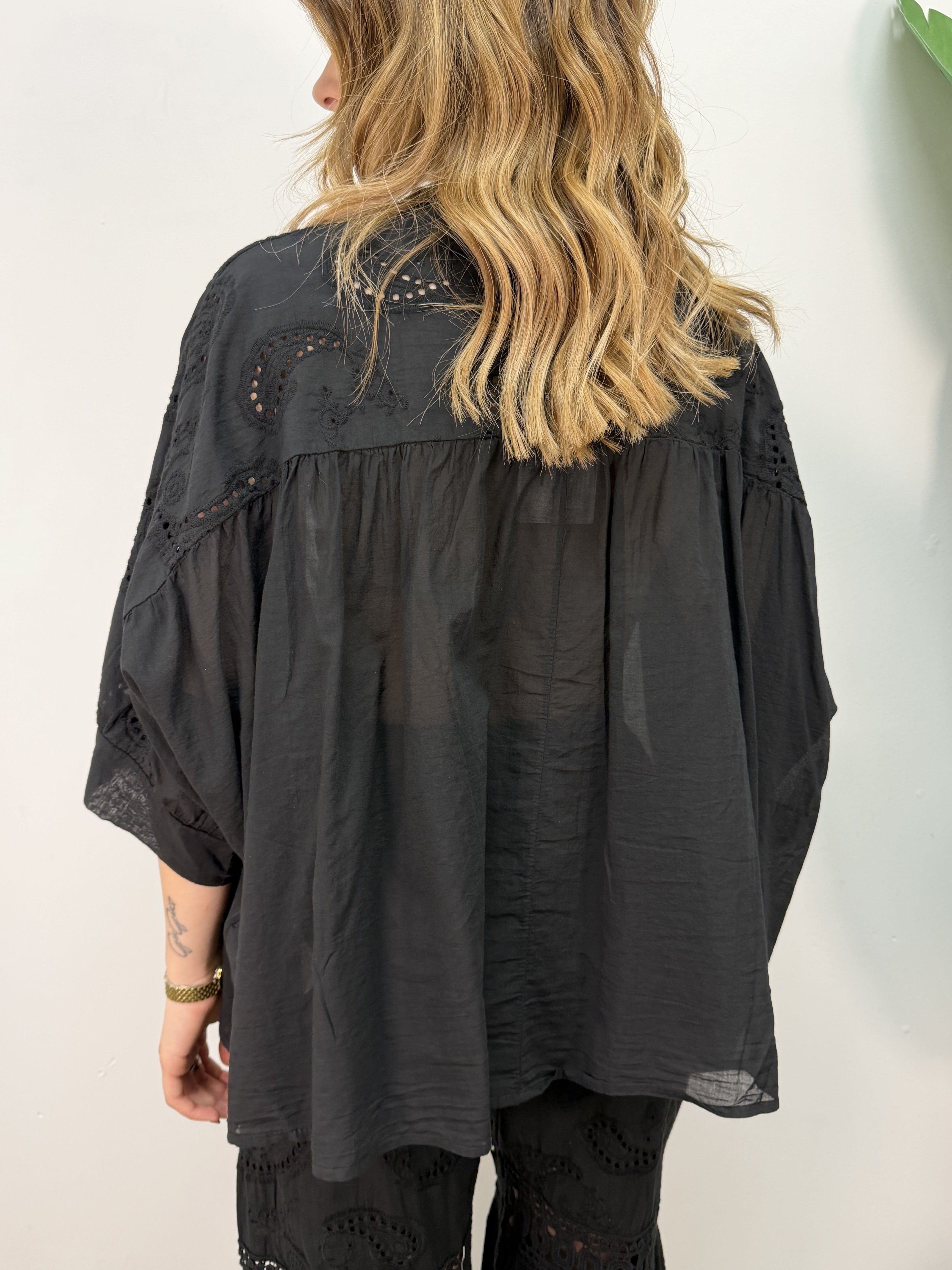 Camicia ampia in cotone e pizzo sangallo BSB