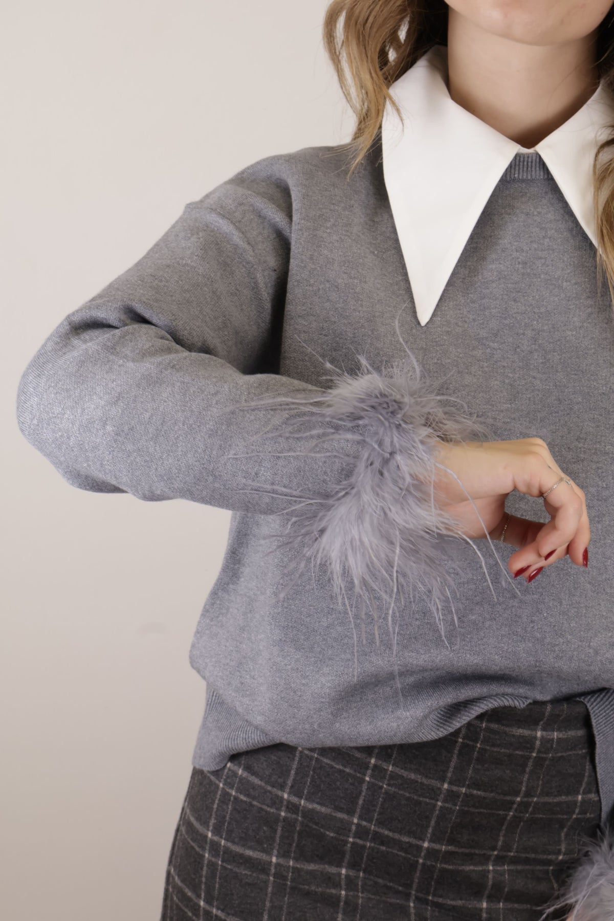 Maglione girocollo manica piumette MyD