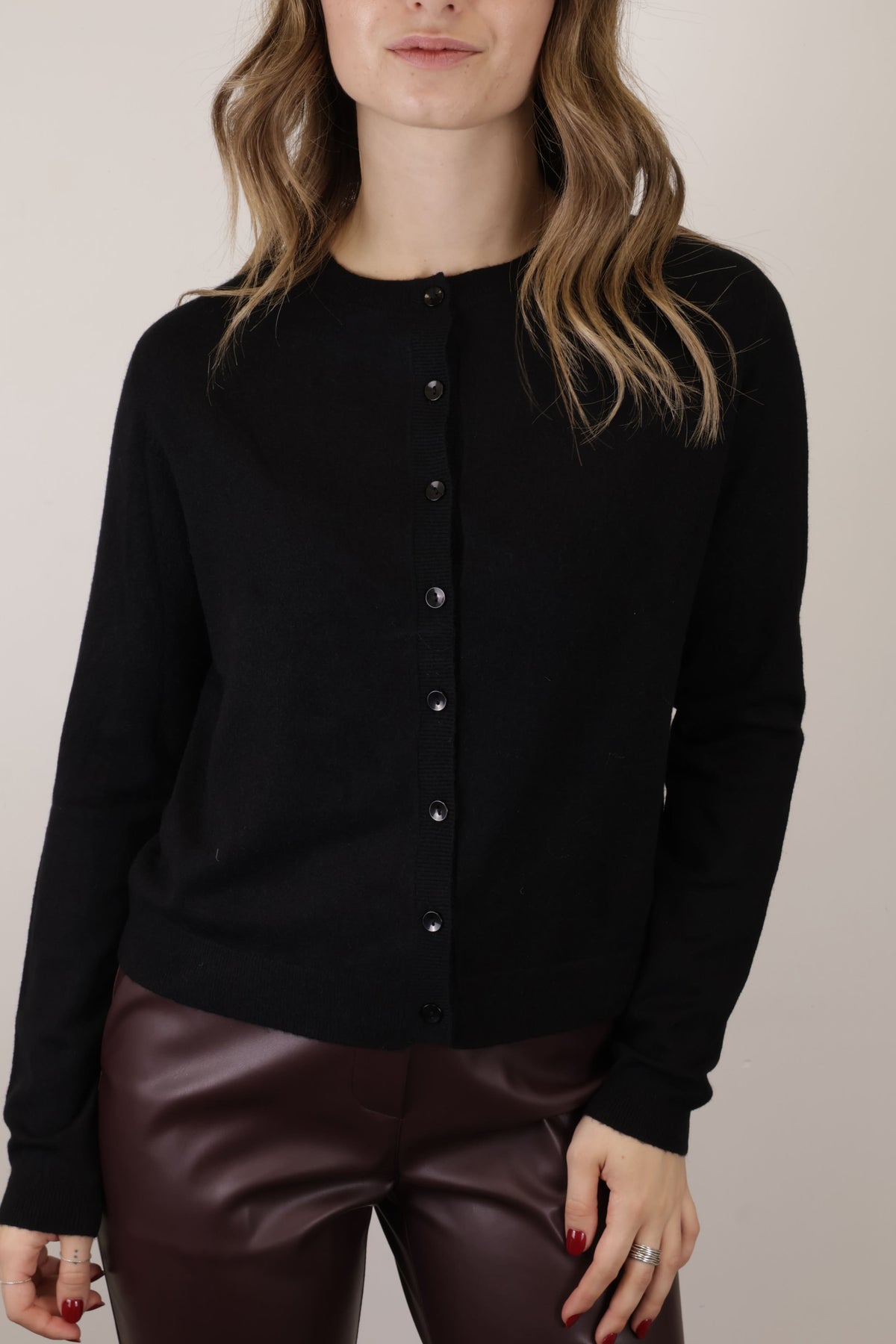 Cardigan girocollo con bottoni MyD