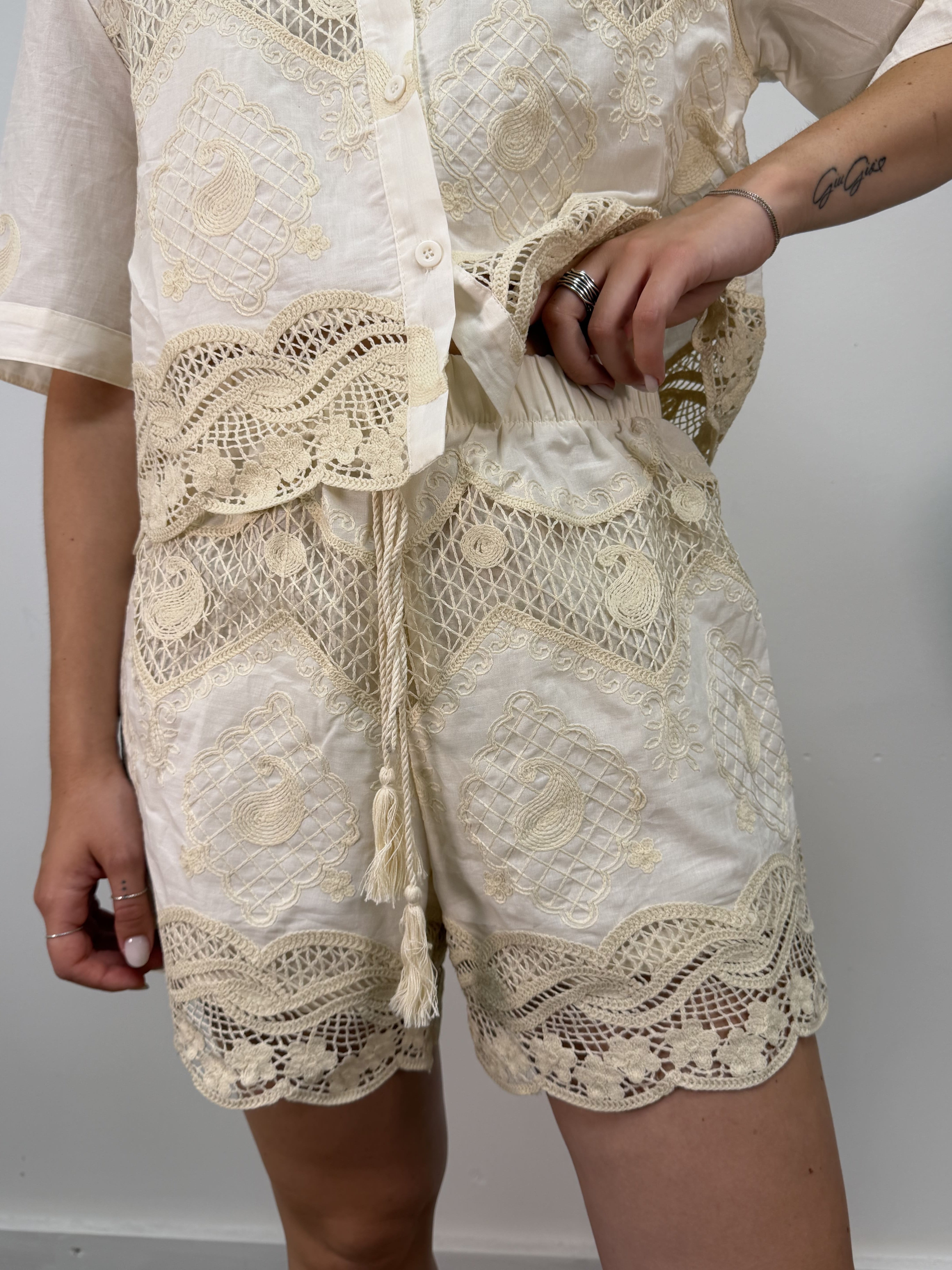 Shorts in cotone macramè MyD