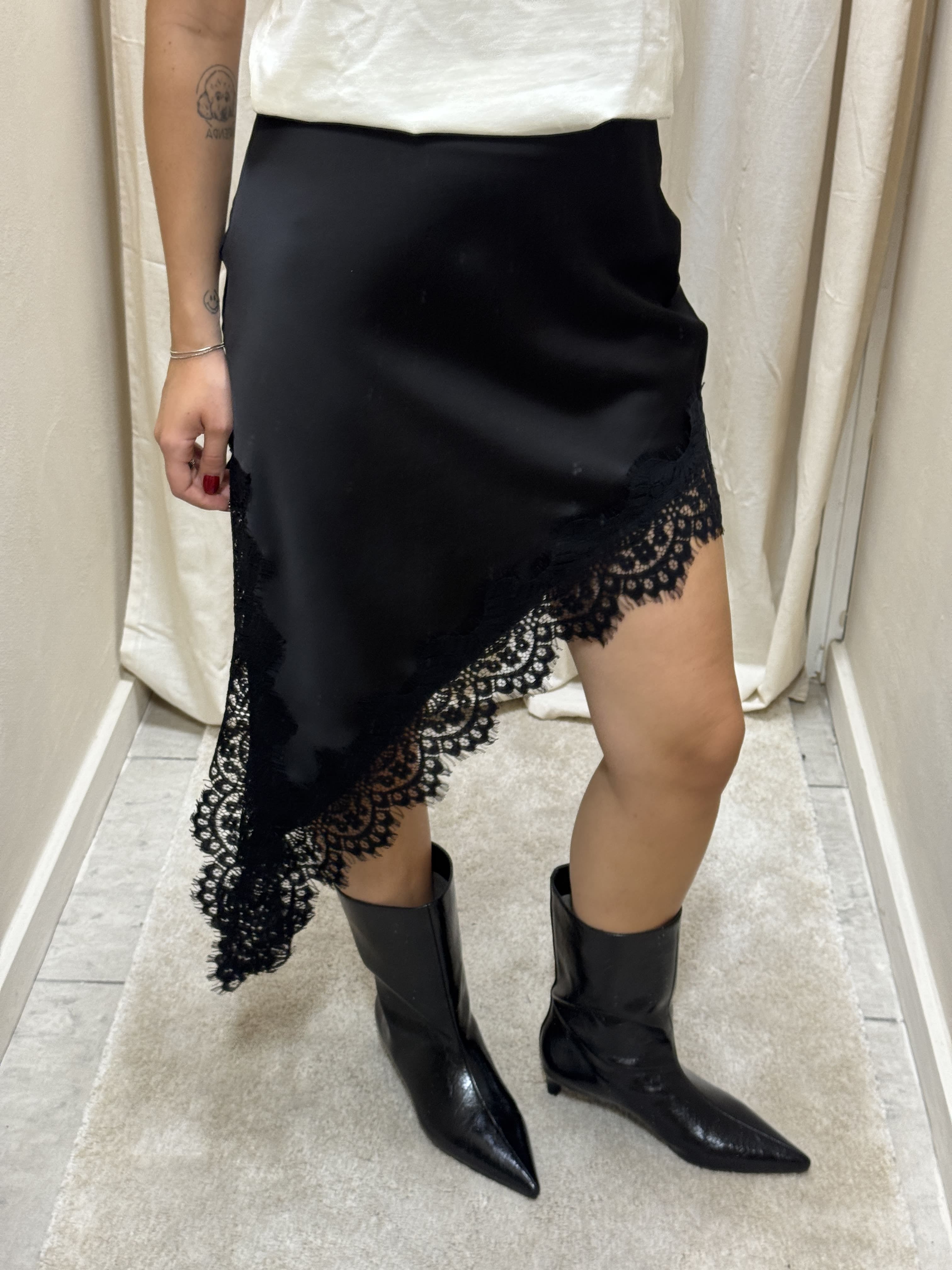 Gonna asimmetrica in satin e pizzo HaveOne