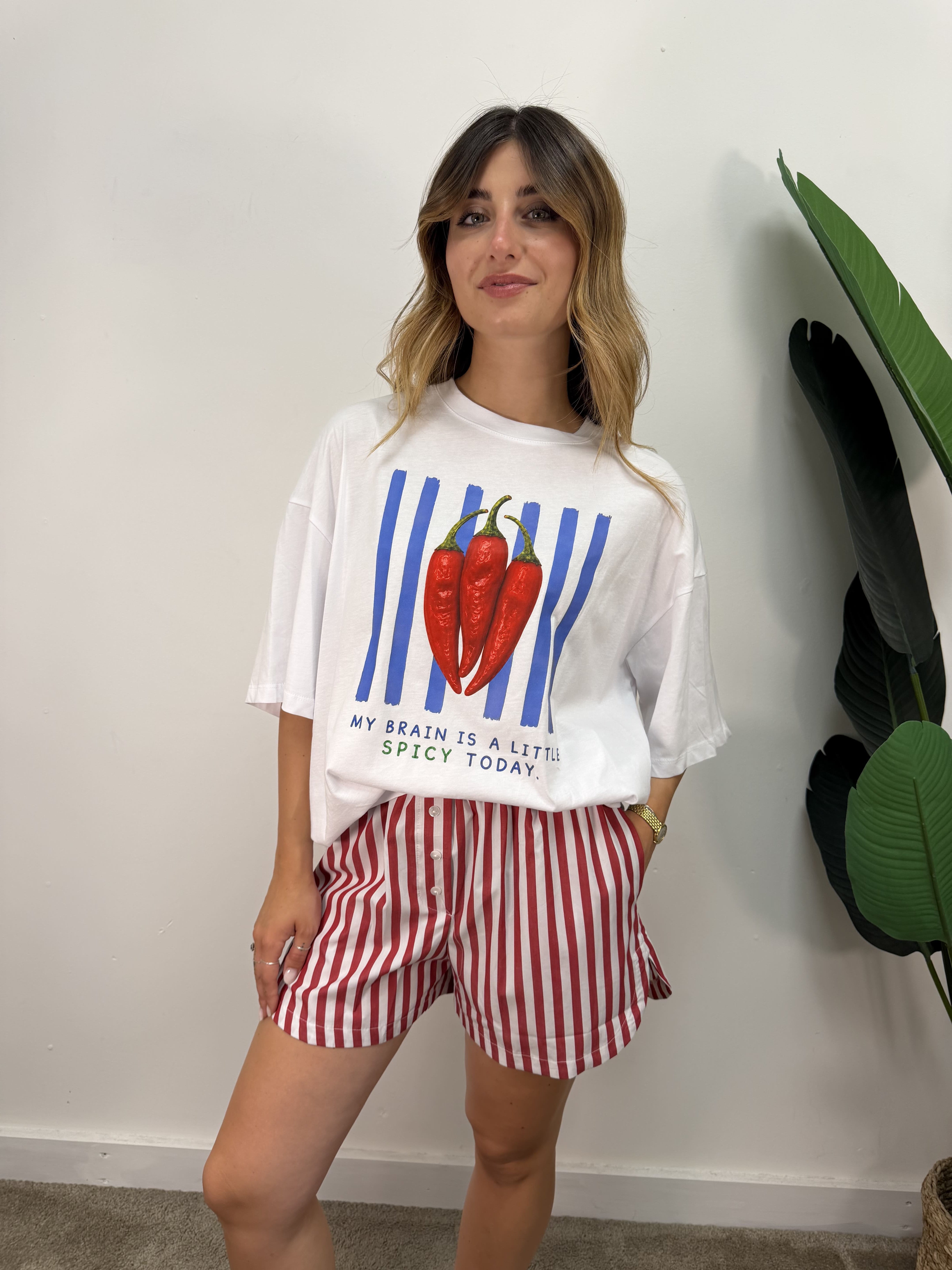 Coord-set t-shirt "peperoncini" e short righe Tensione In