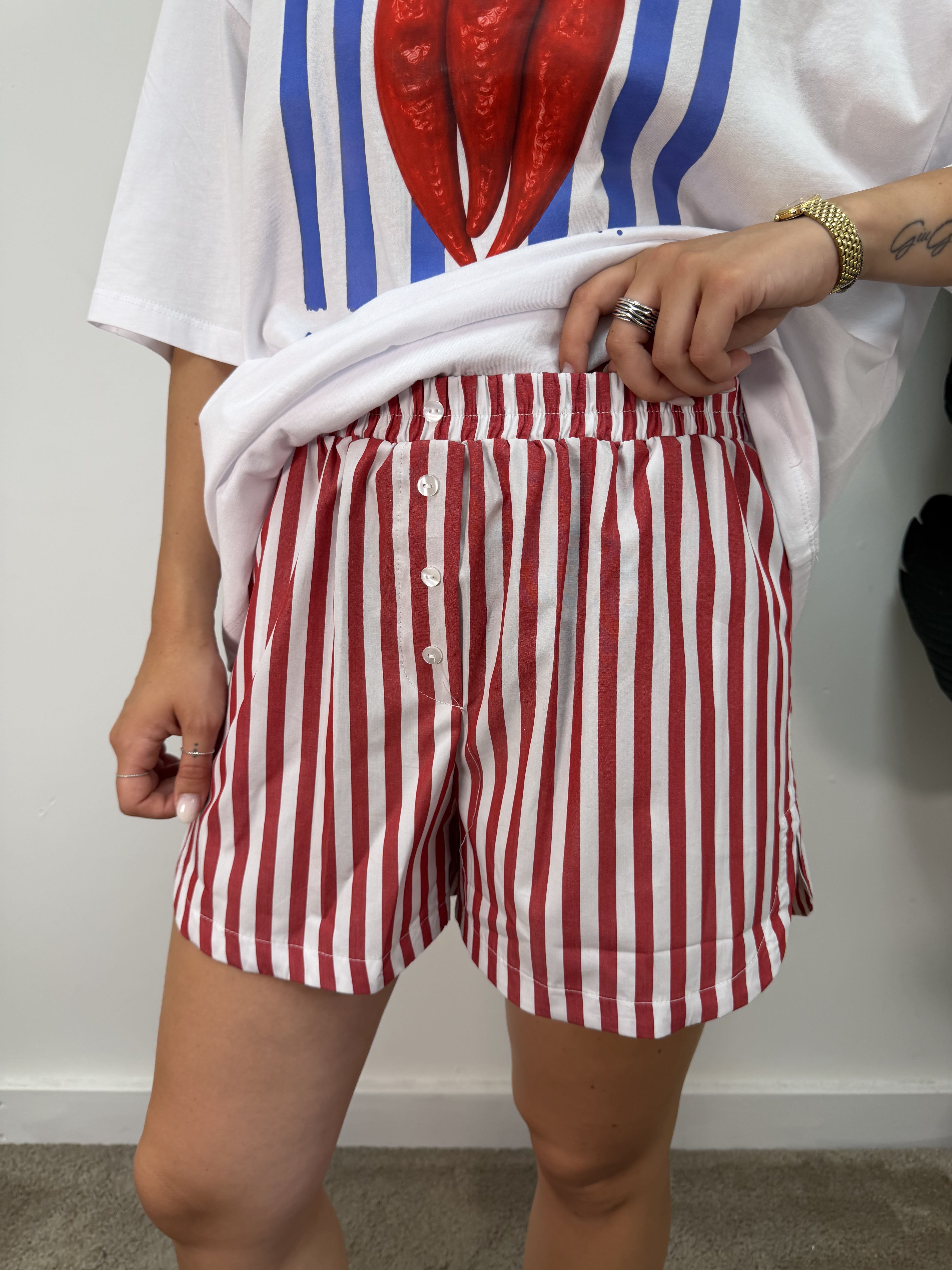 Coord-set t-shirt "peperoncini" e short righe Tensione In