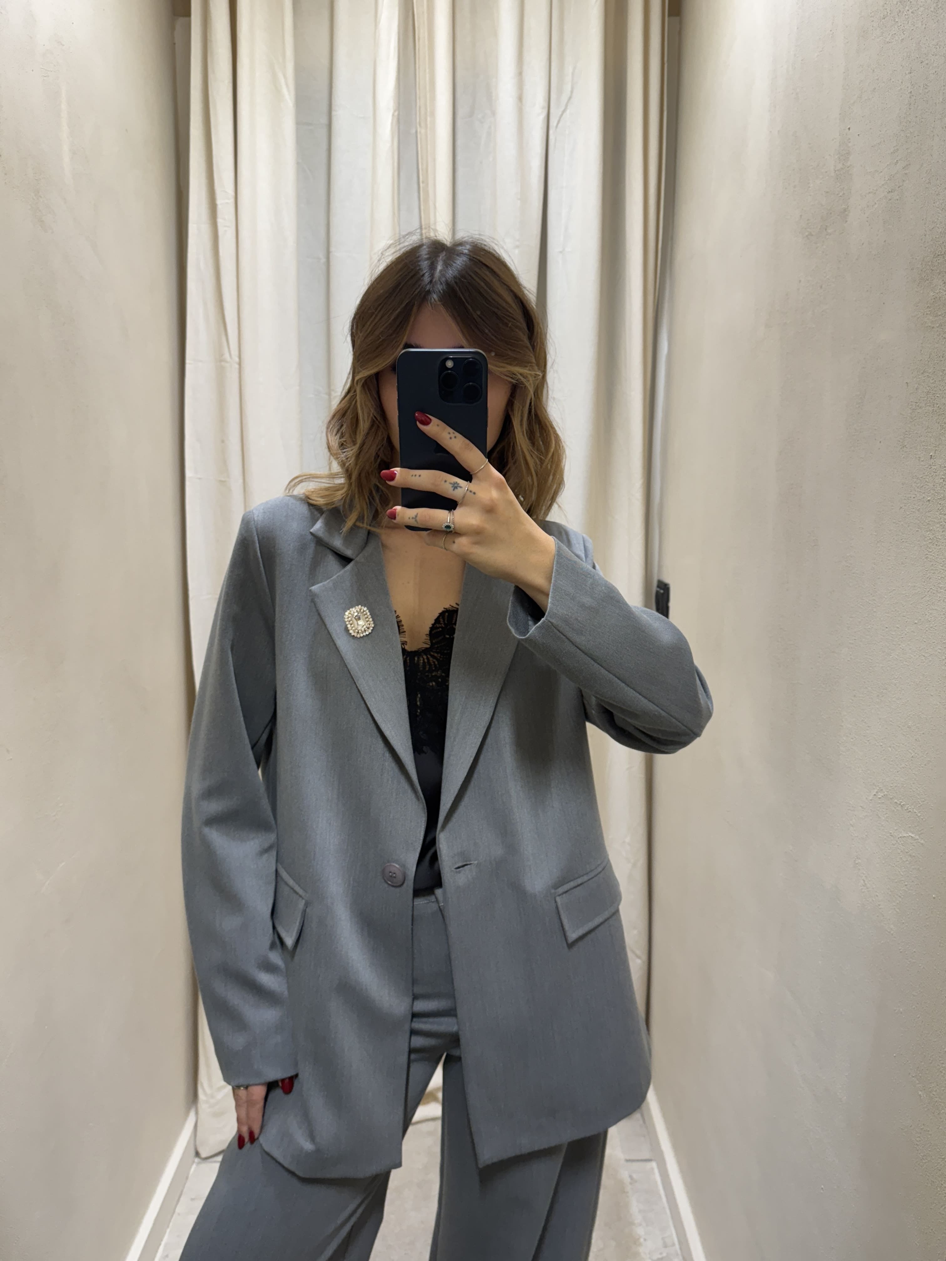 Giacca dritta con spilla MyD