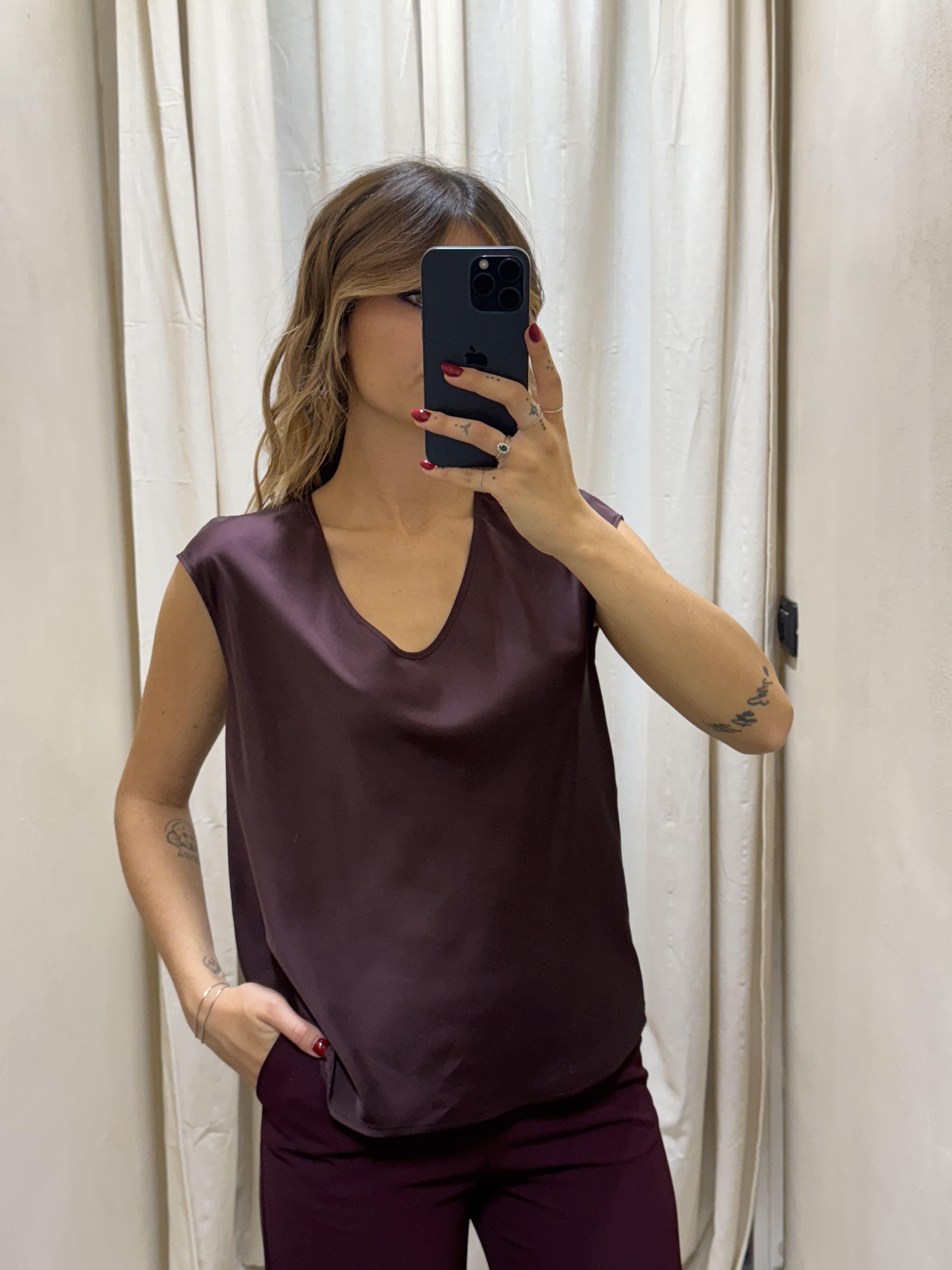 Blusa smanicata in viscosa scollo V Imperial