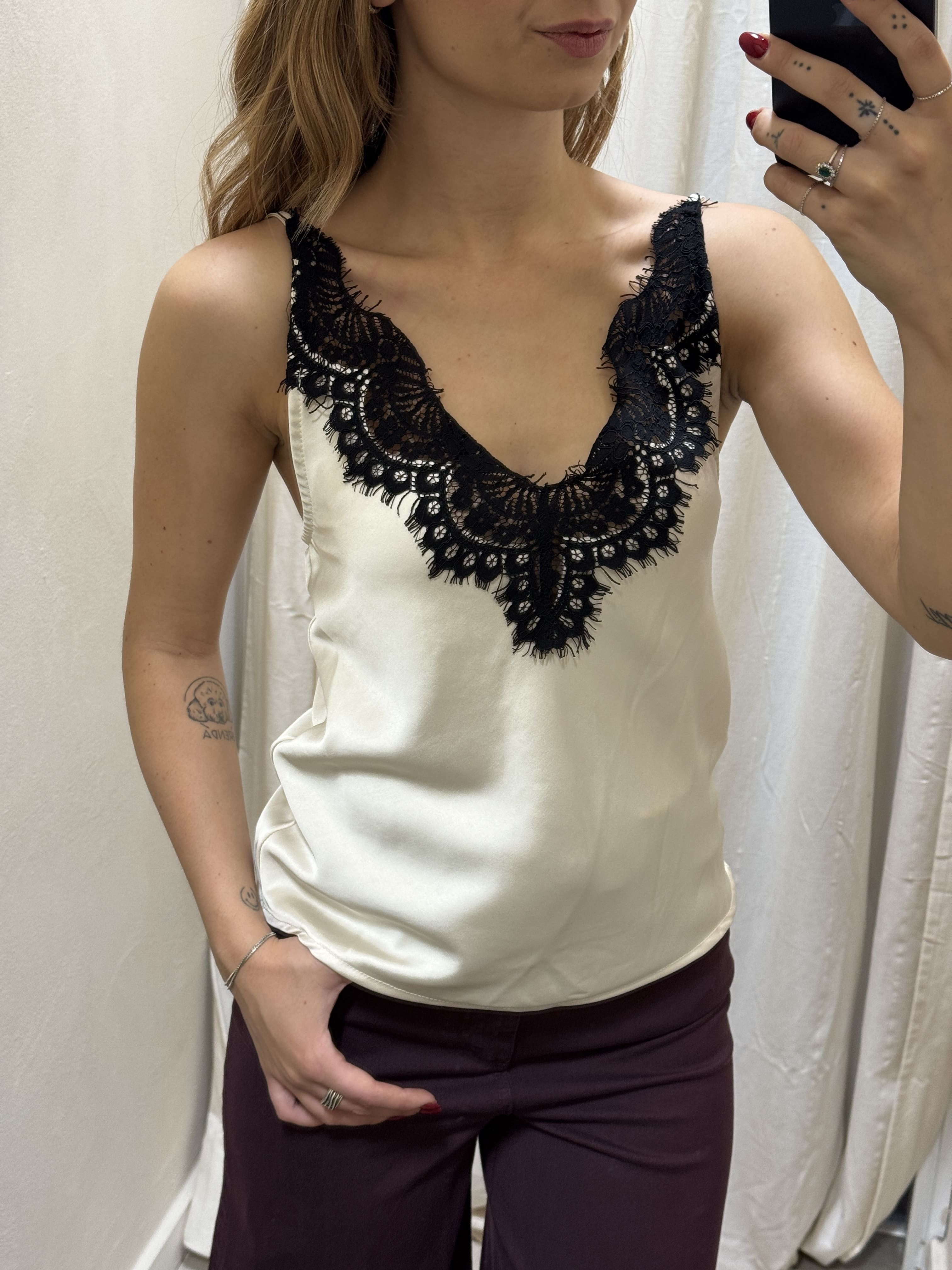 Top in satin e pizzo Tensione In