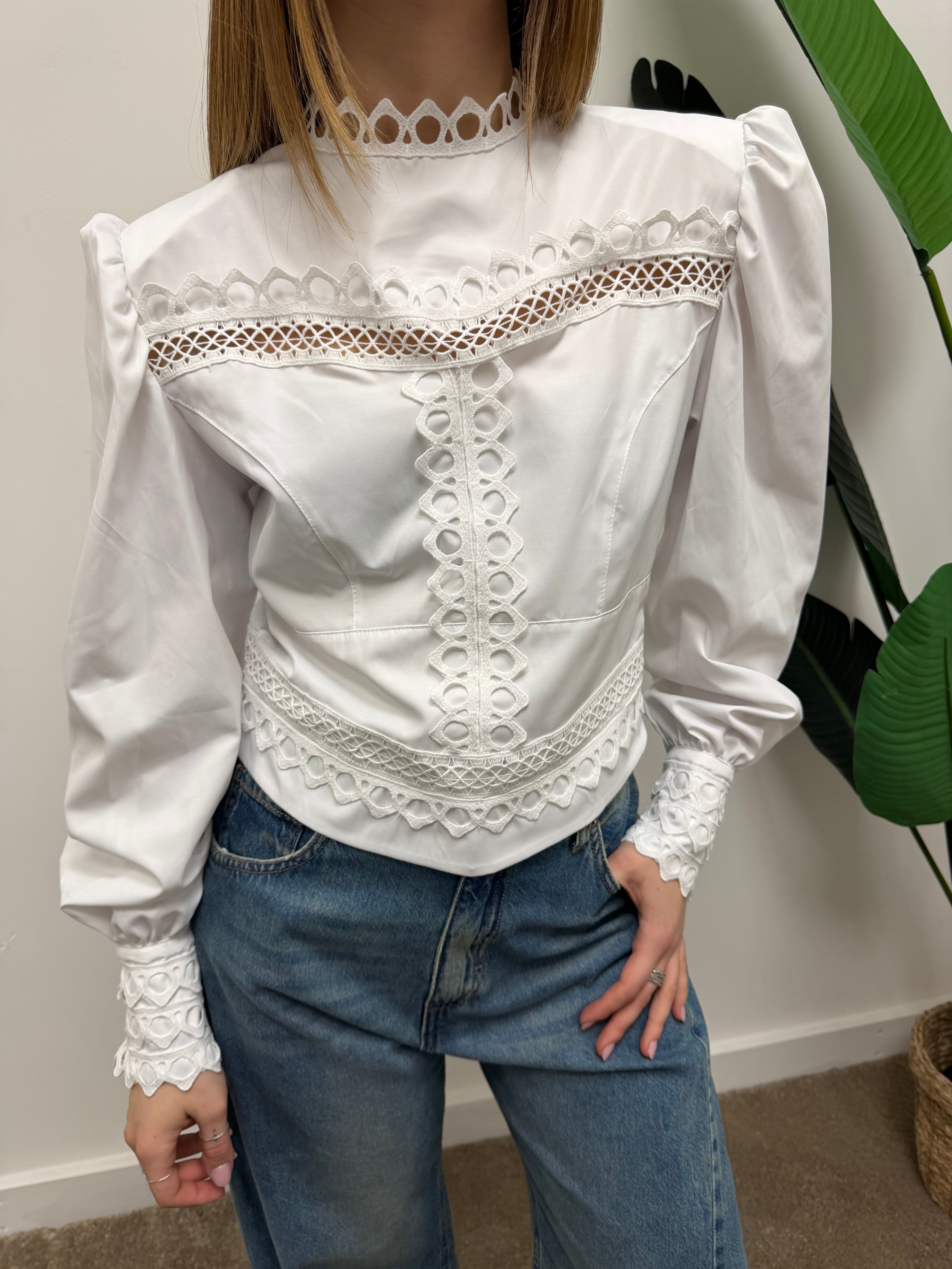 Camicia in popeline con inserti in pizzo sangallo Tensione In