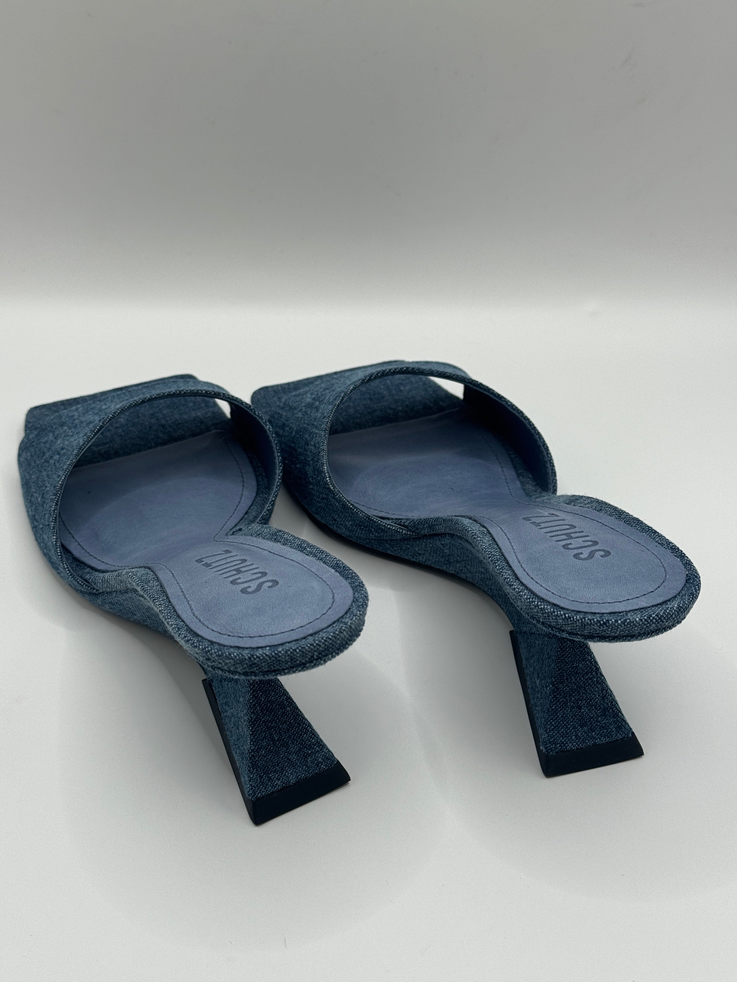 Mule con tacco in denim Schutz