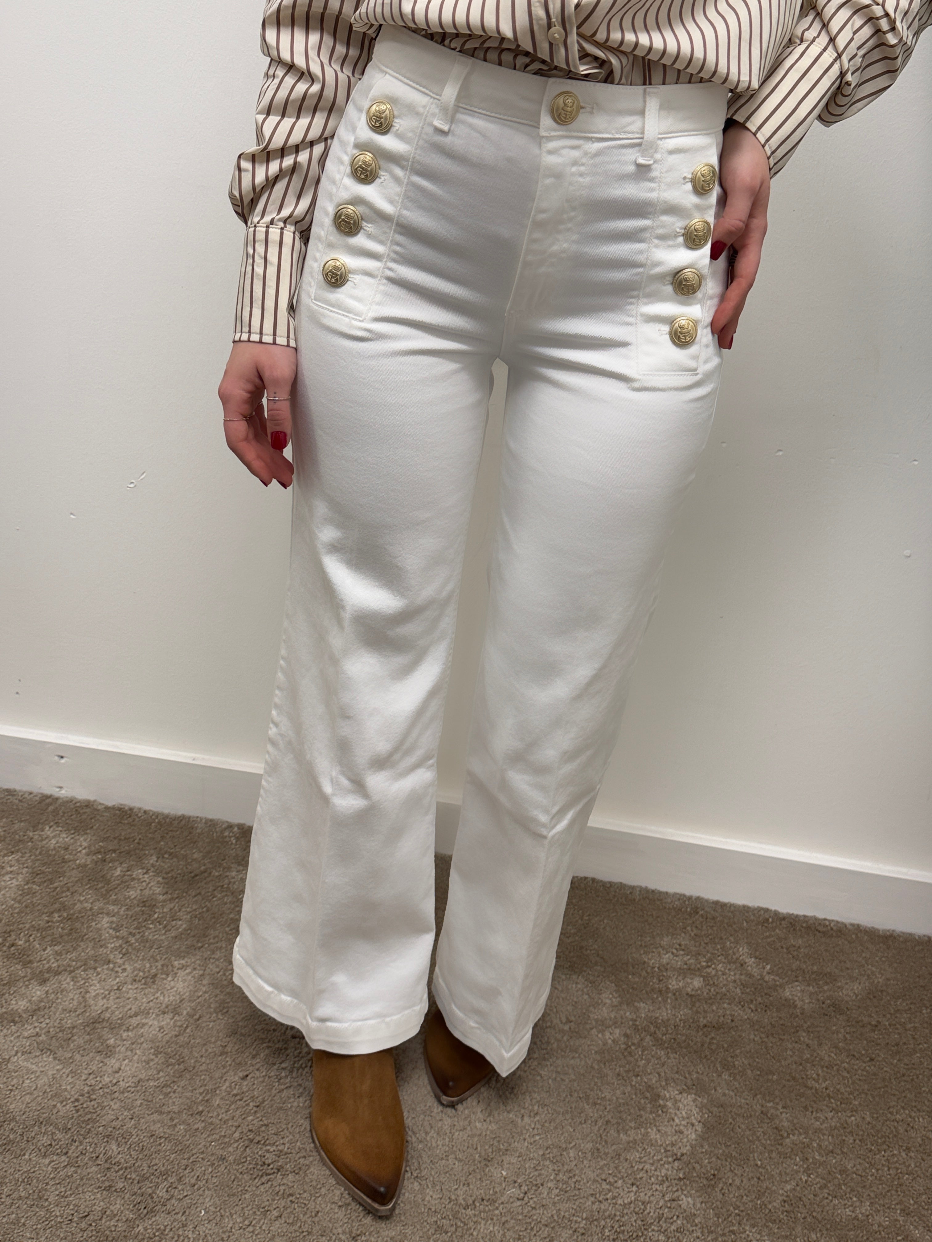 Jeans Cristina trombetta con bottoni oro VICOLO