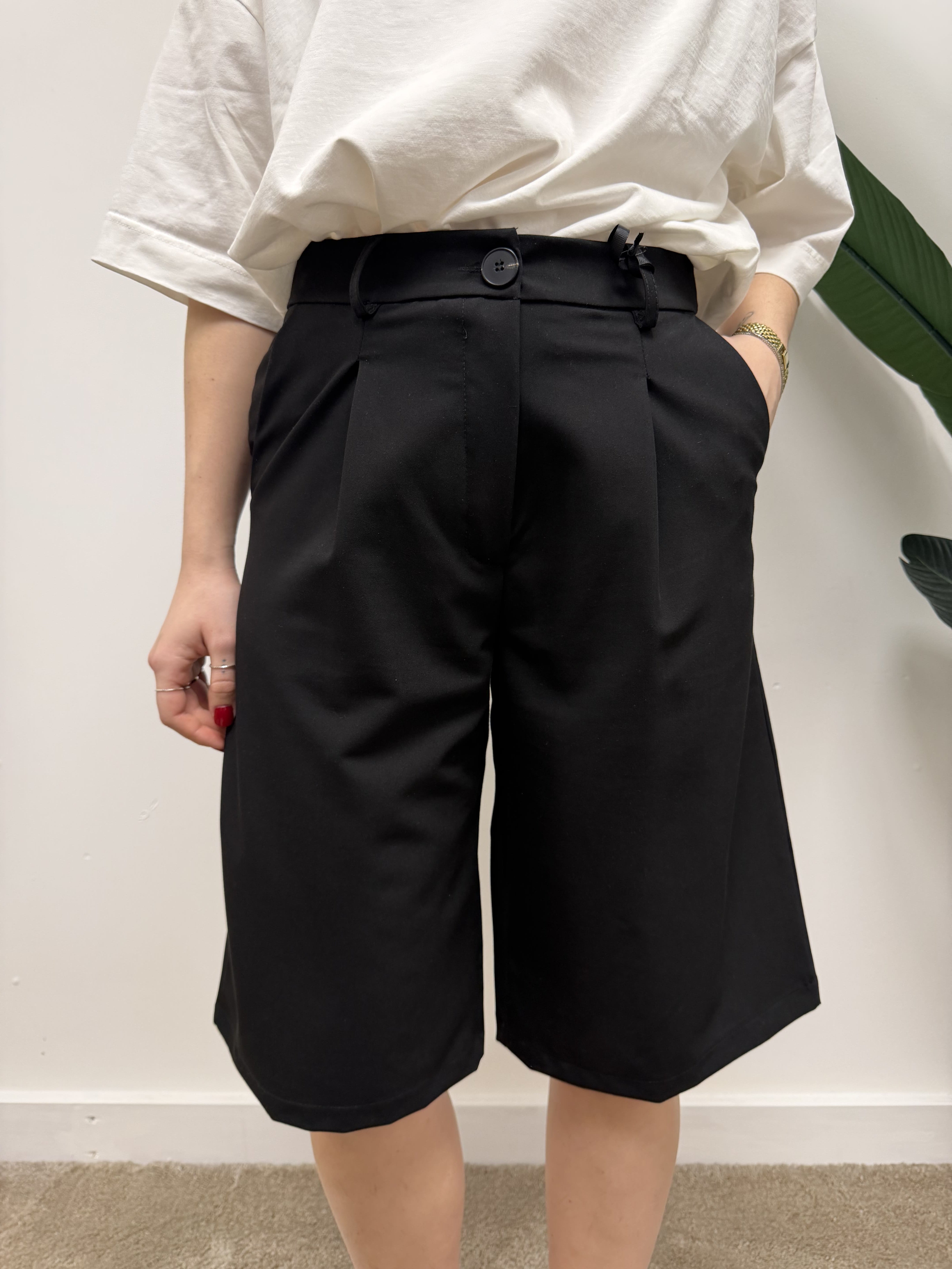 Bermuda al ginocchio con pinces MyD