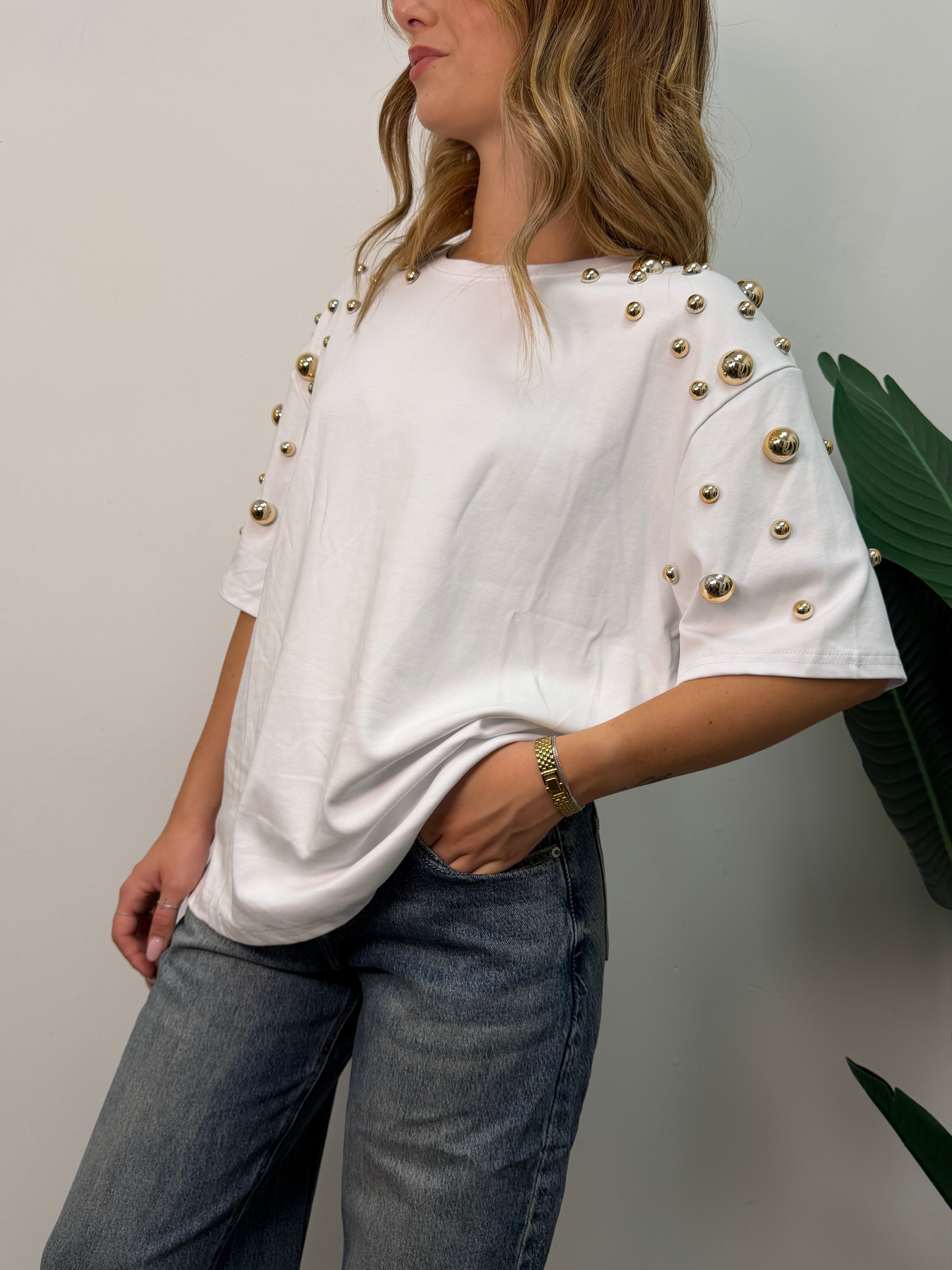T-shirt over borchie sulle spalle MyD