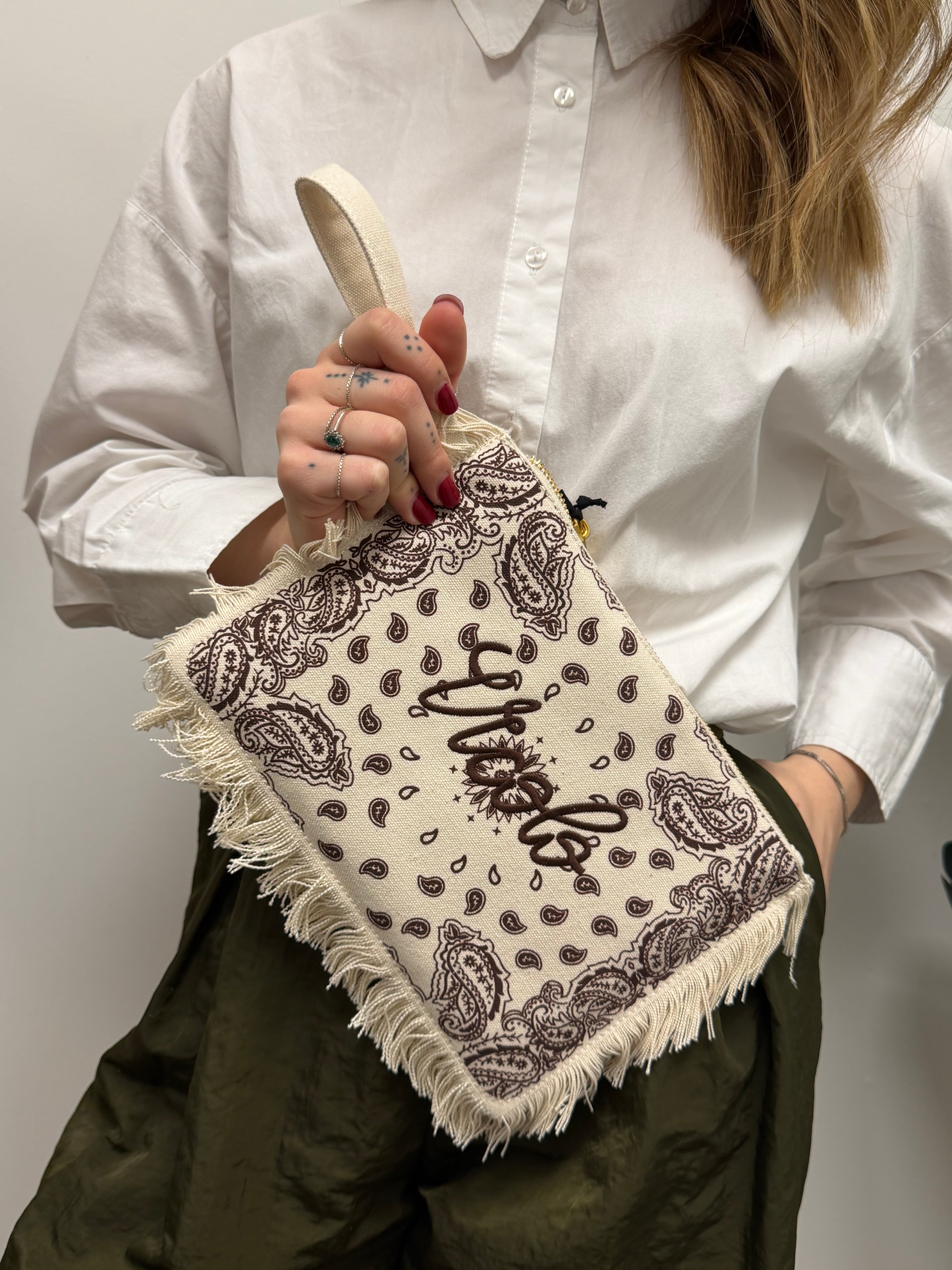 Pochette in canvas stampa bandana con logo VICOLO