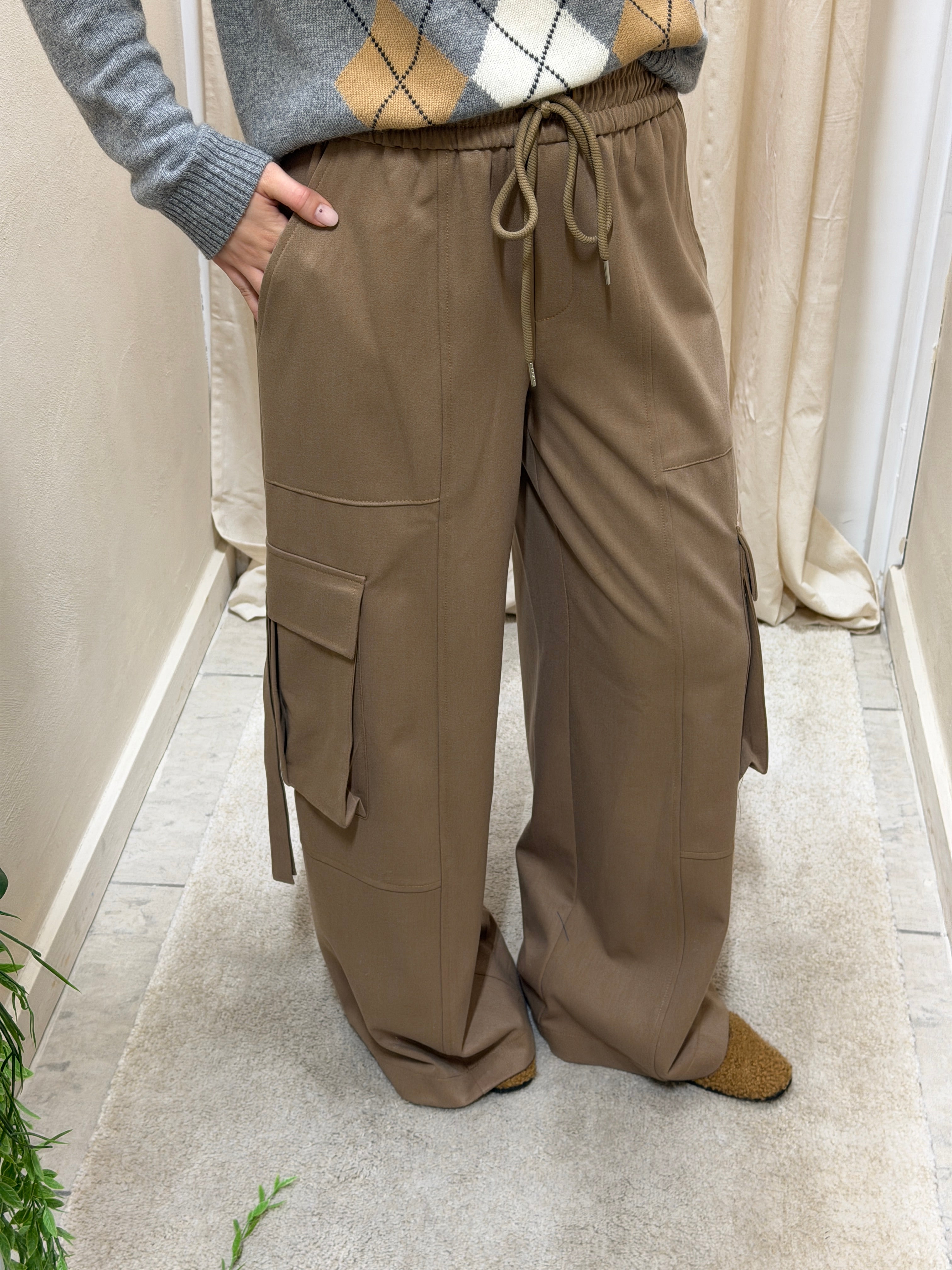 Pantalone cargo ampio con coulisse Tensione In