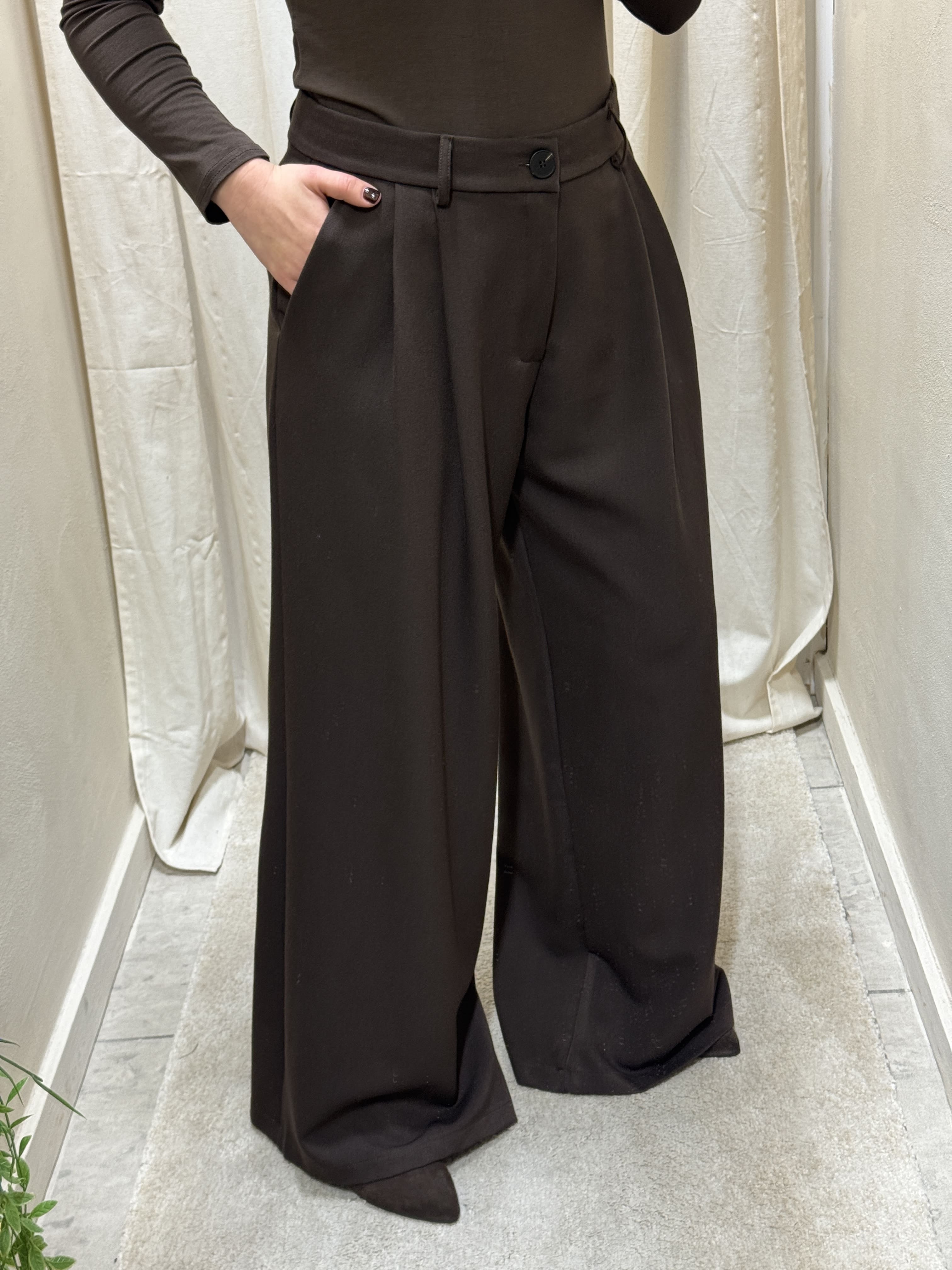 Pantalone ampio con pinces MyD