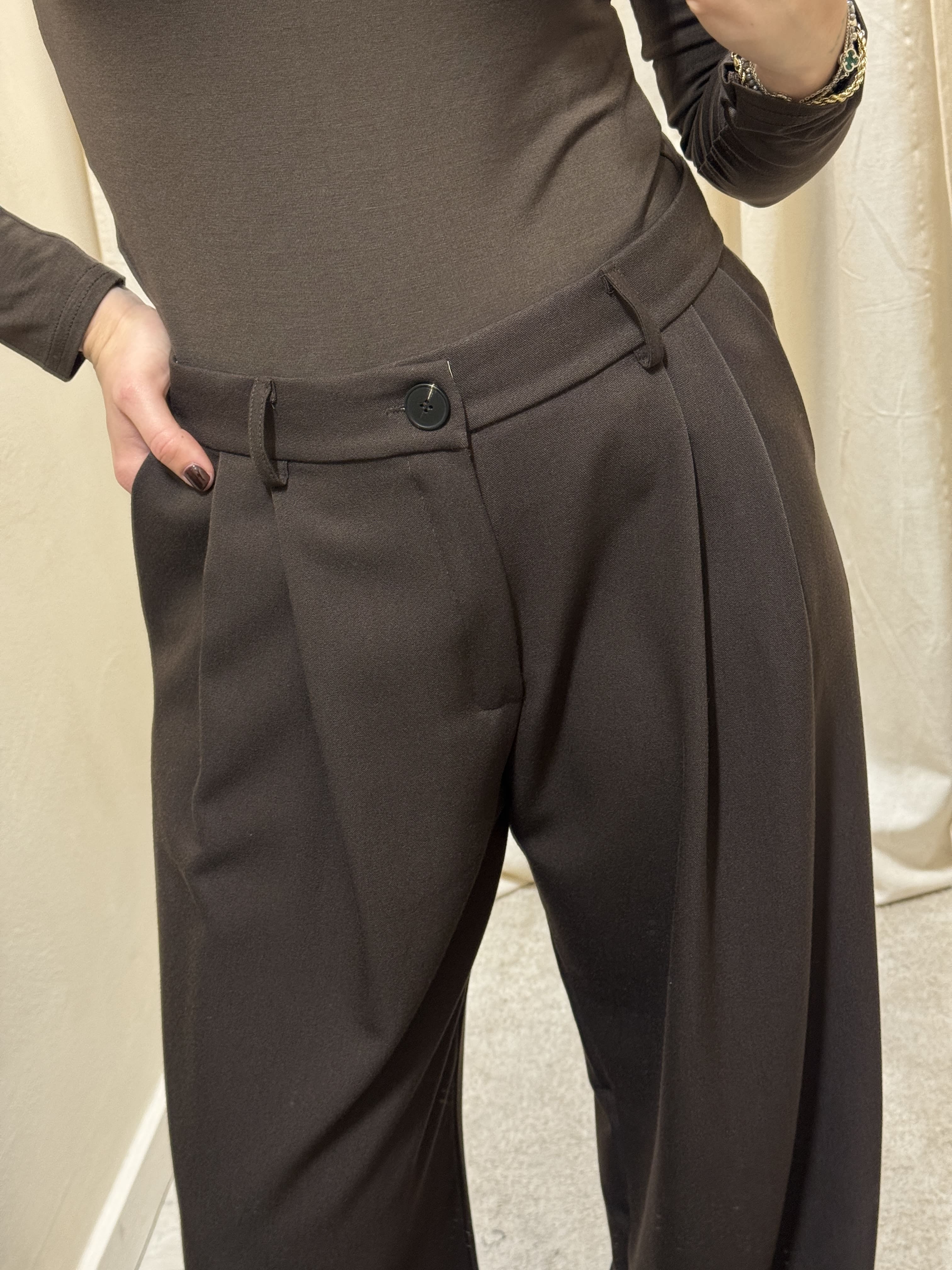 Pantalone ampio con pinces MyD