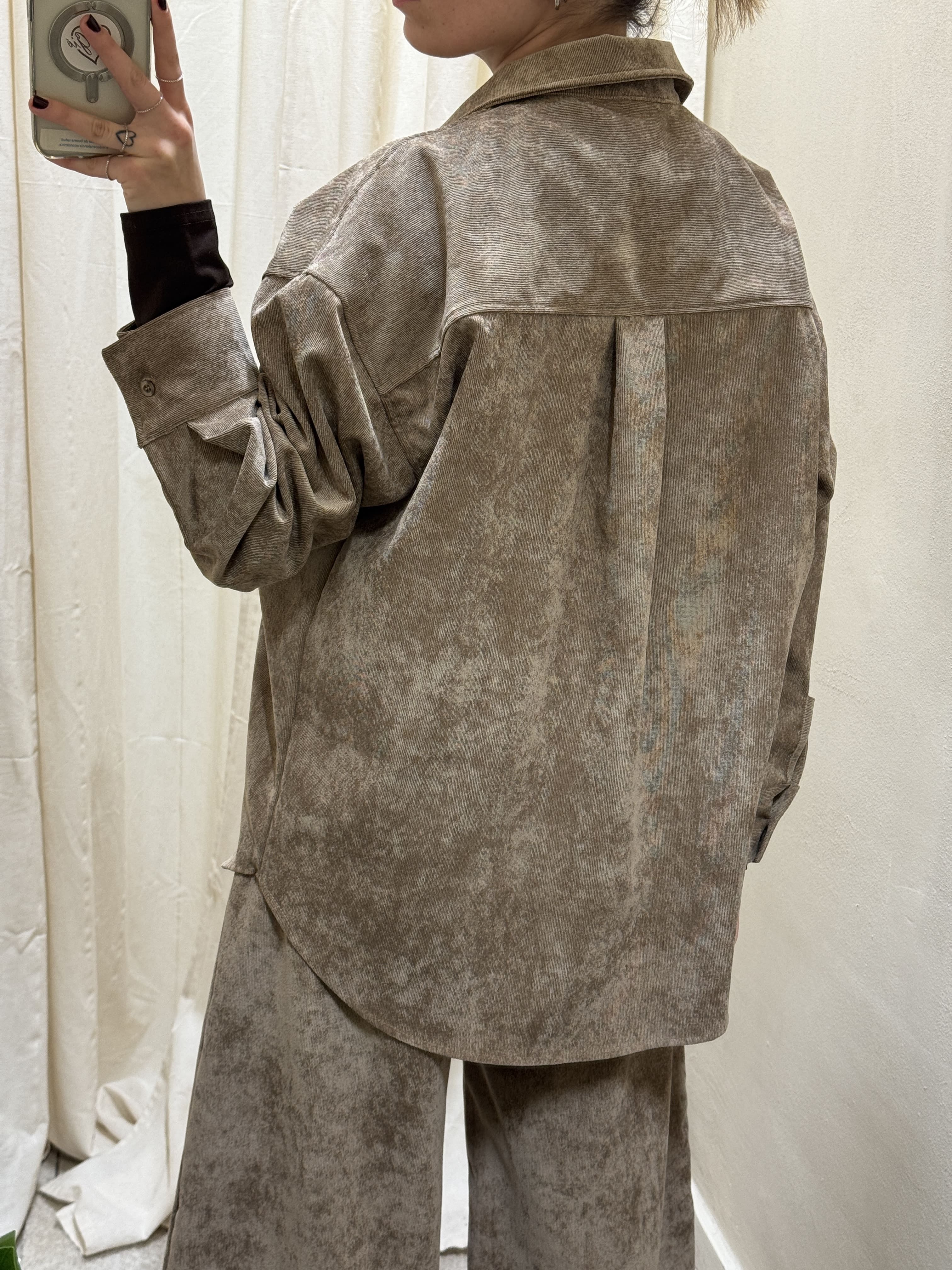 Camicia over in millerighe di velluto MyD