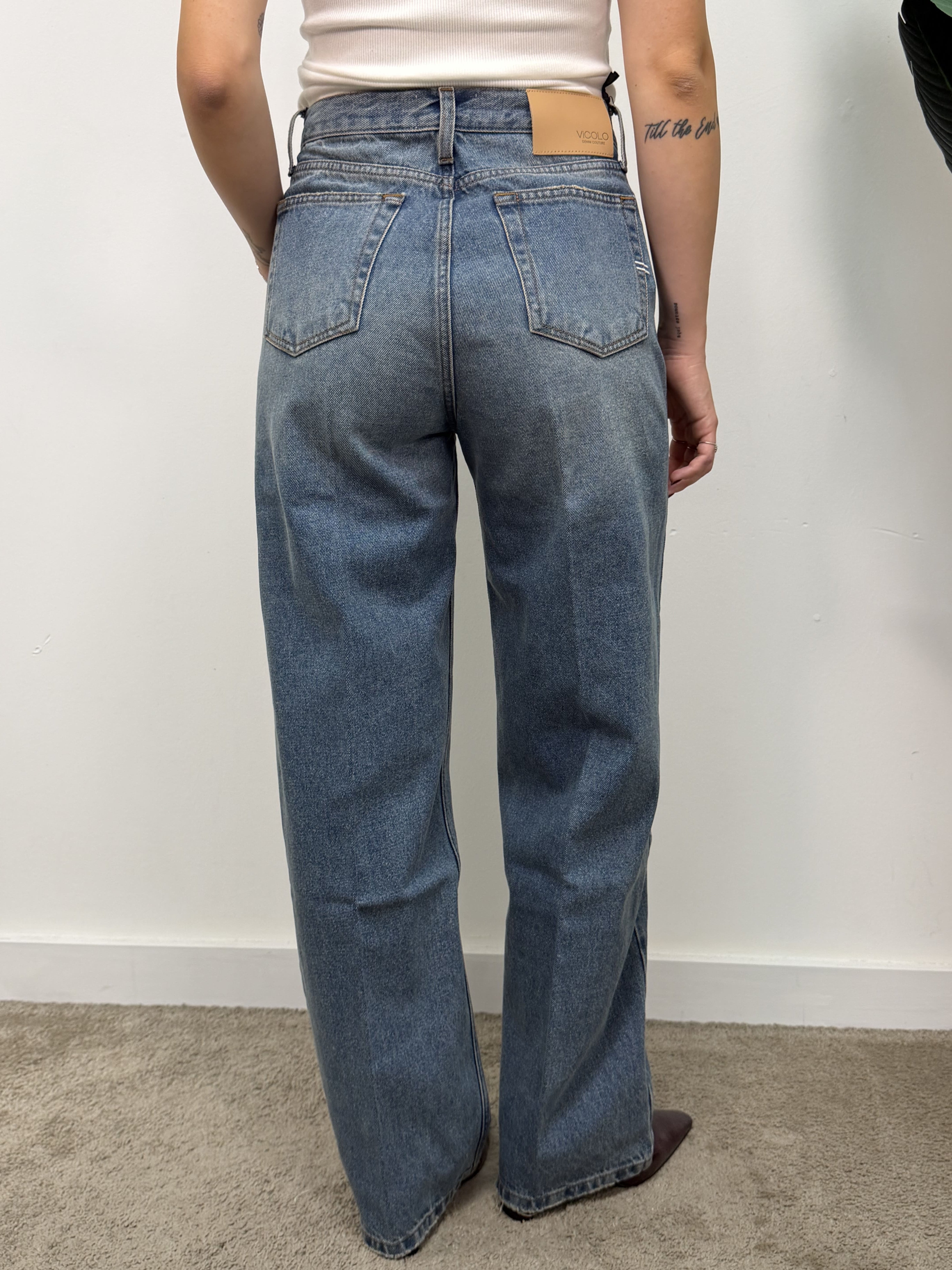Jeans Xenobia denim chiaro gamba dritta VICOLO