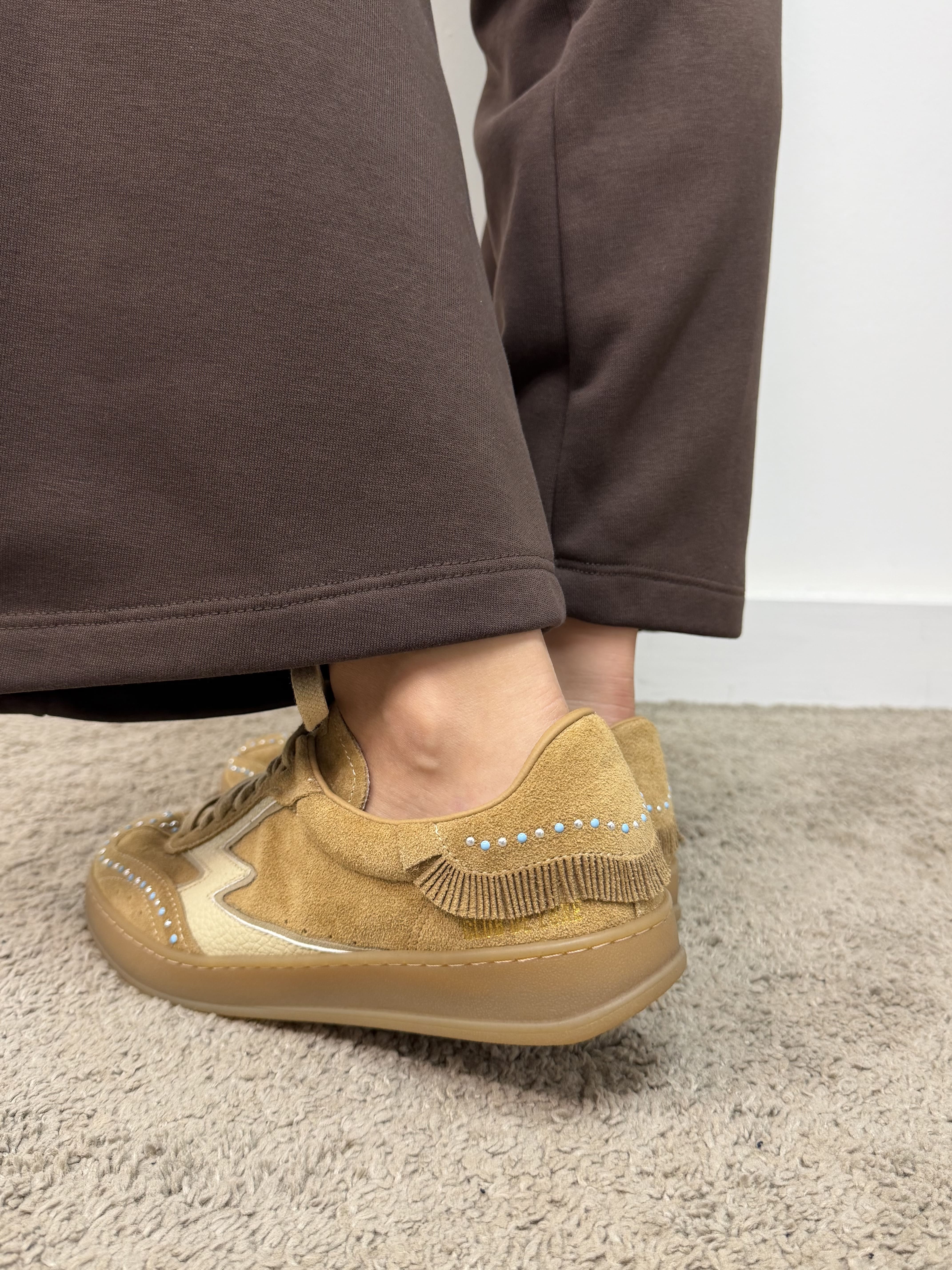 Sneakers Master Club con borchie e frange MoaConcept