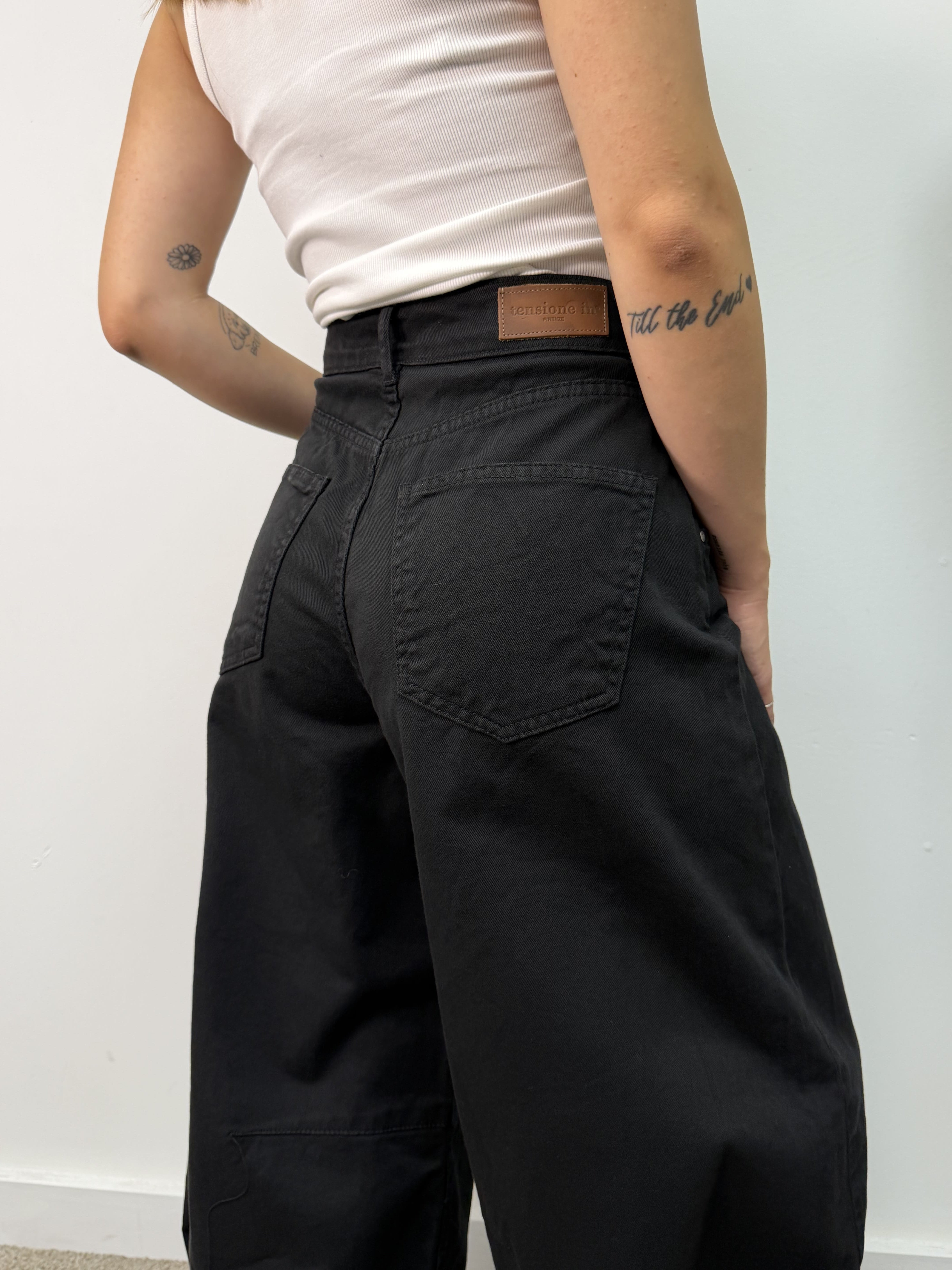 Jeans mod. Louvre nero Tensione In