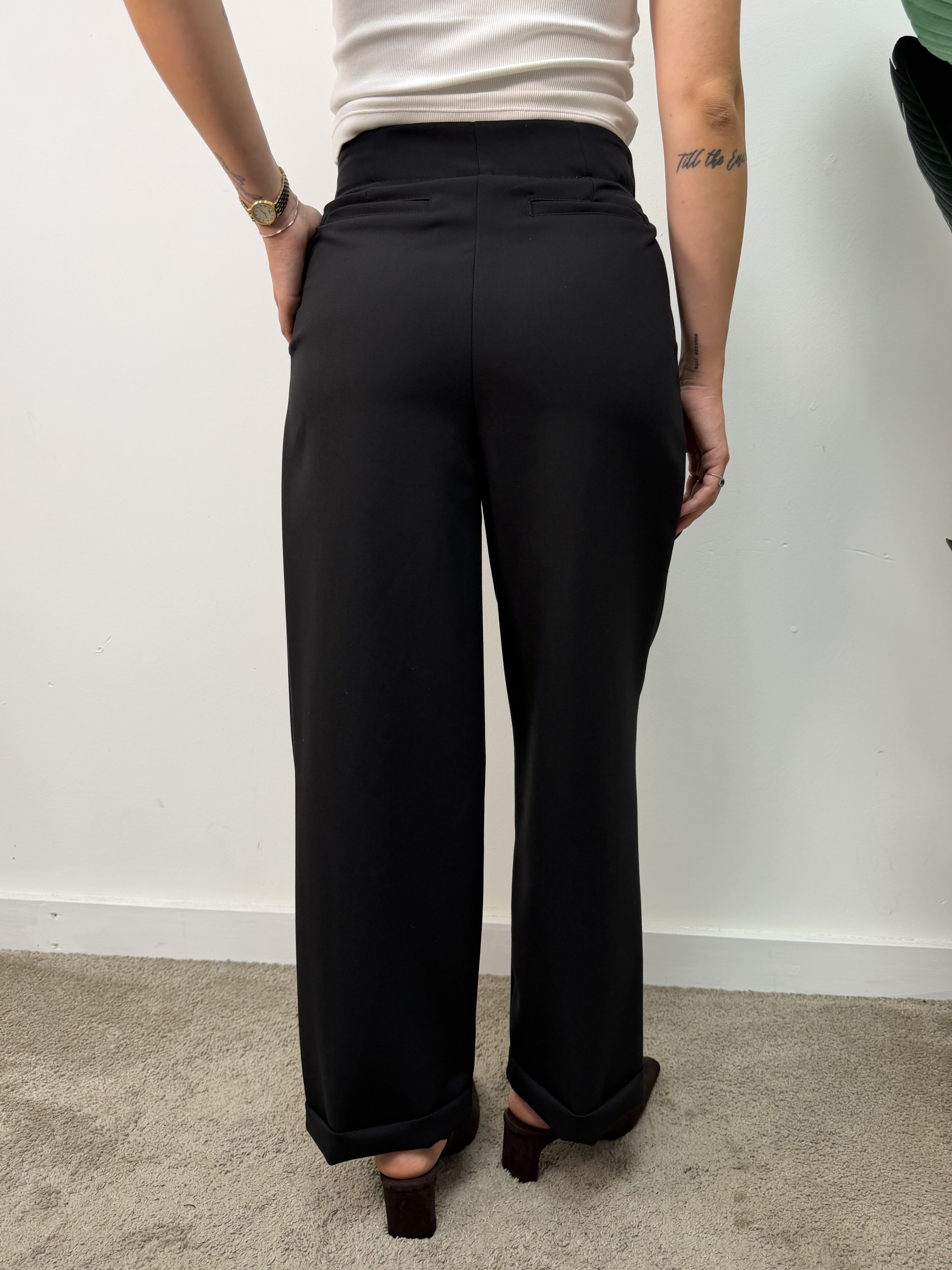 Pantalone dritto con pinces e risvolto Tensione In