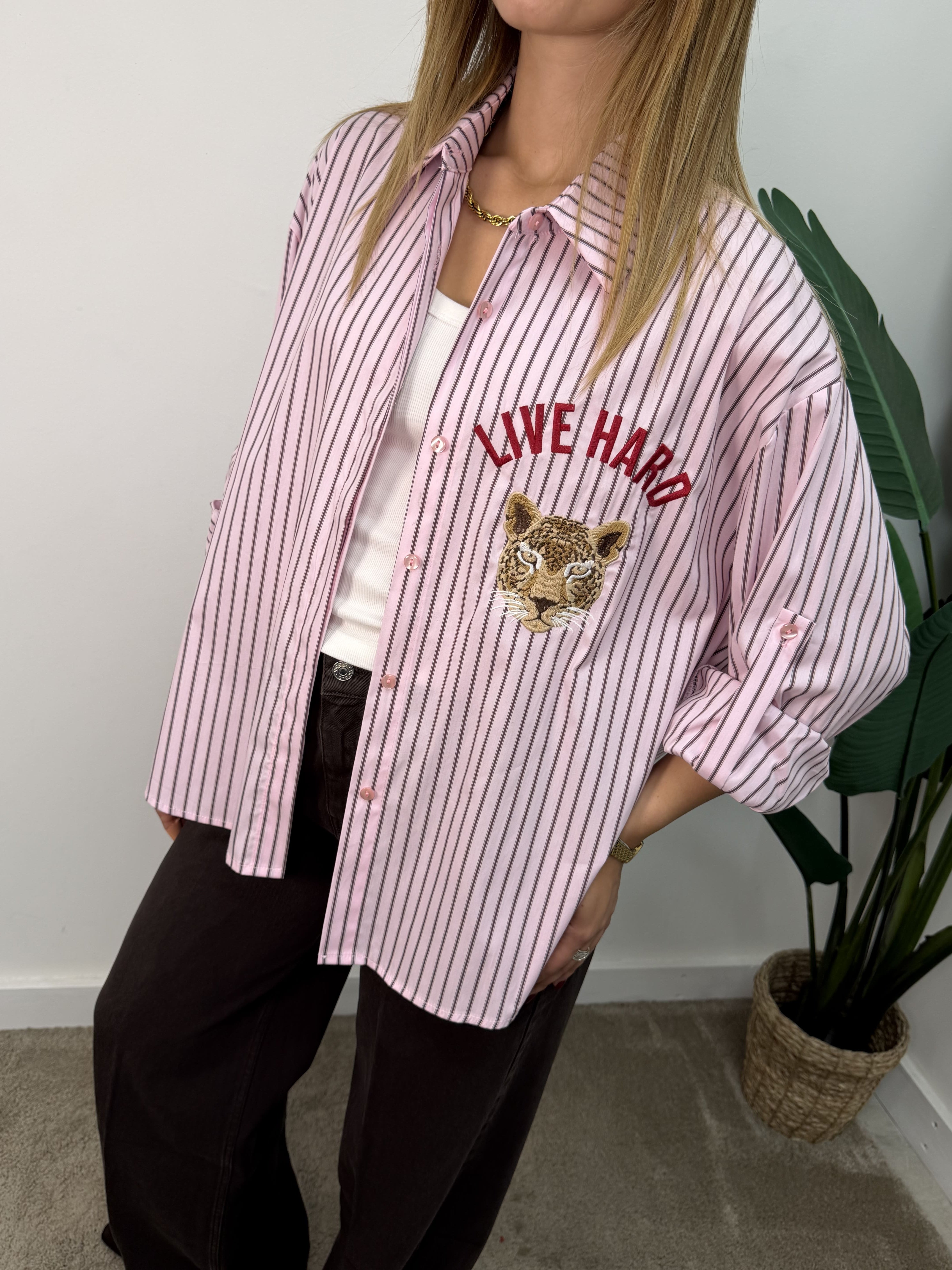 Camicia over rigata con ricamo tigre Tensione In
