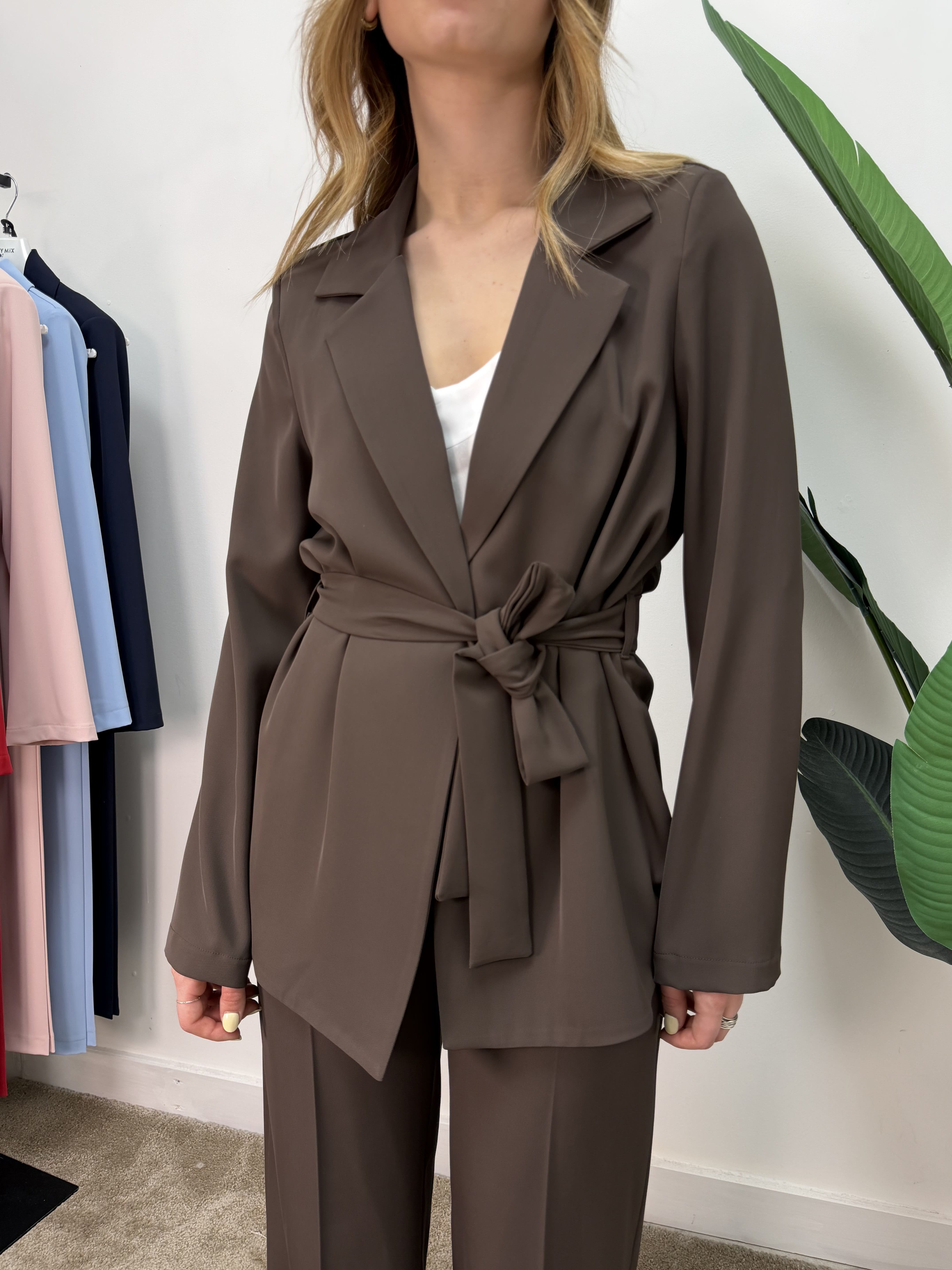 Completo fluido giacca con fusciacca e pantalone Susy Mix