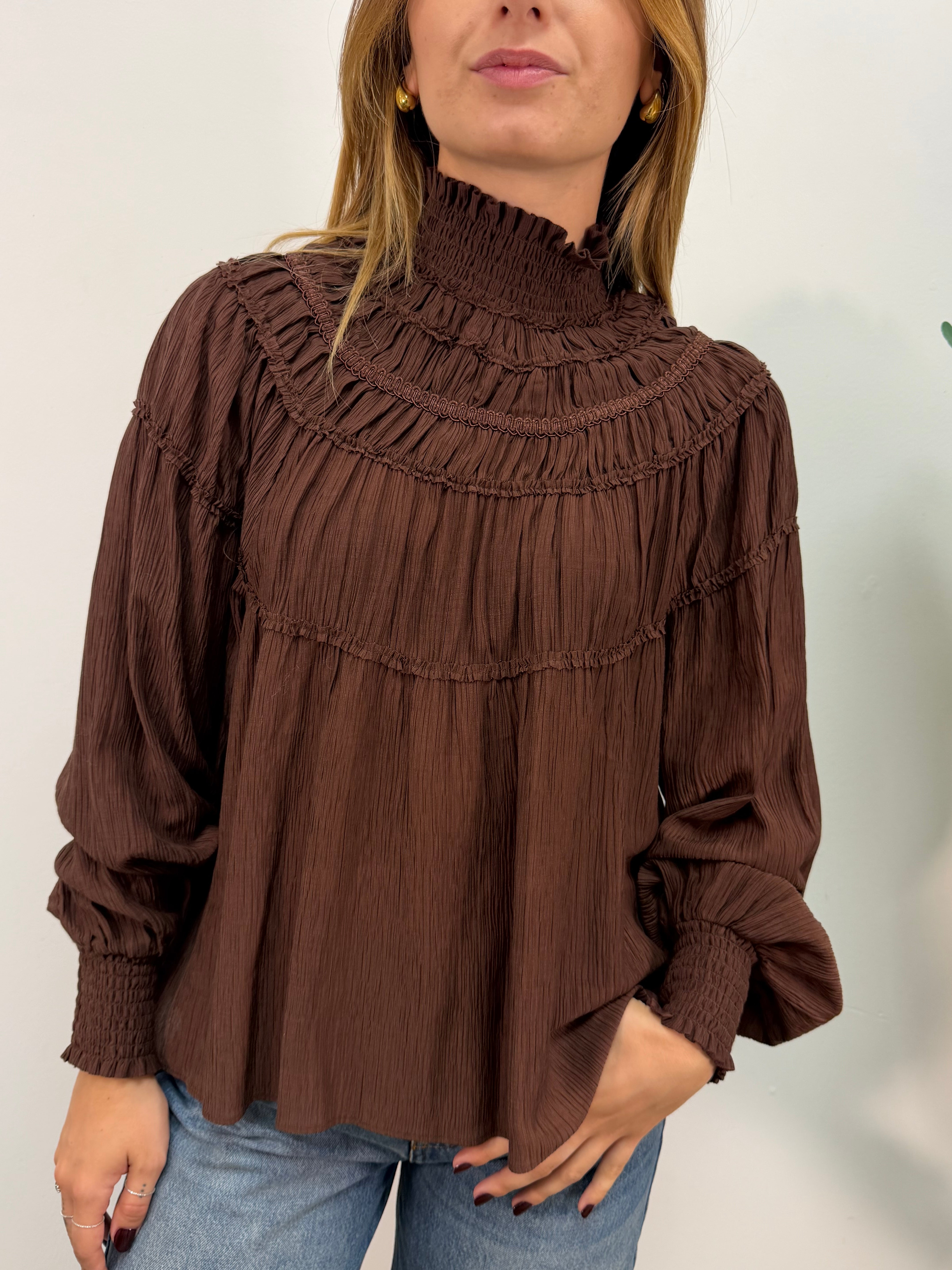 Blusa plissè collo cratere Amosa