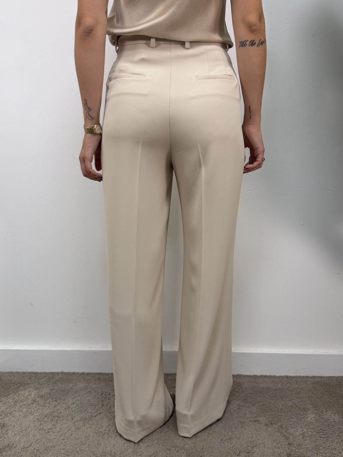 Pantalone cady gamba ampia con pinces Vicolo