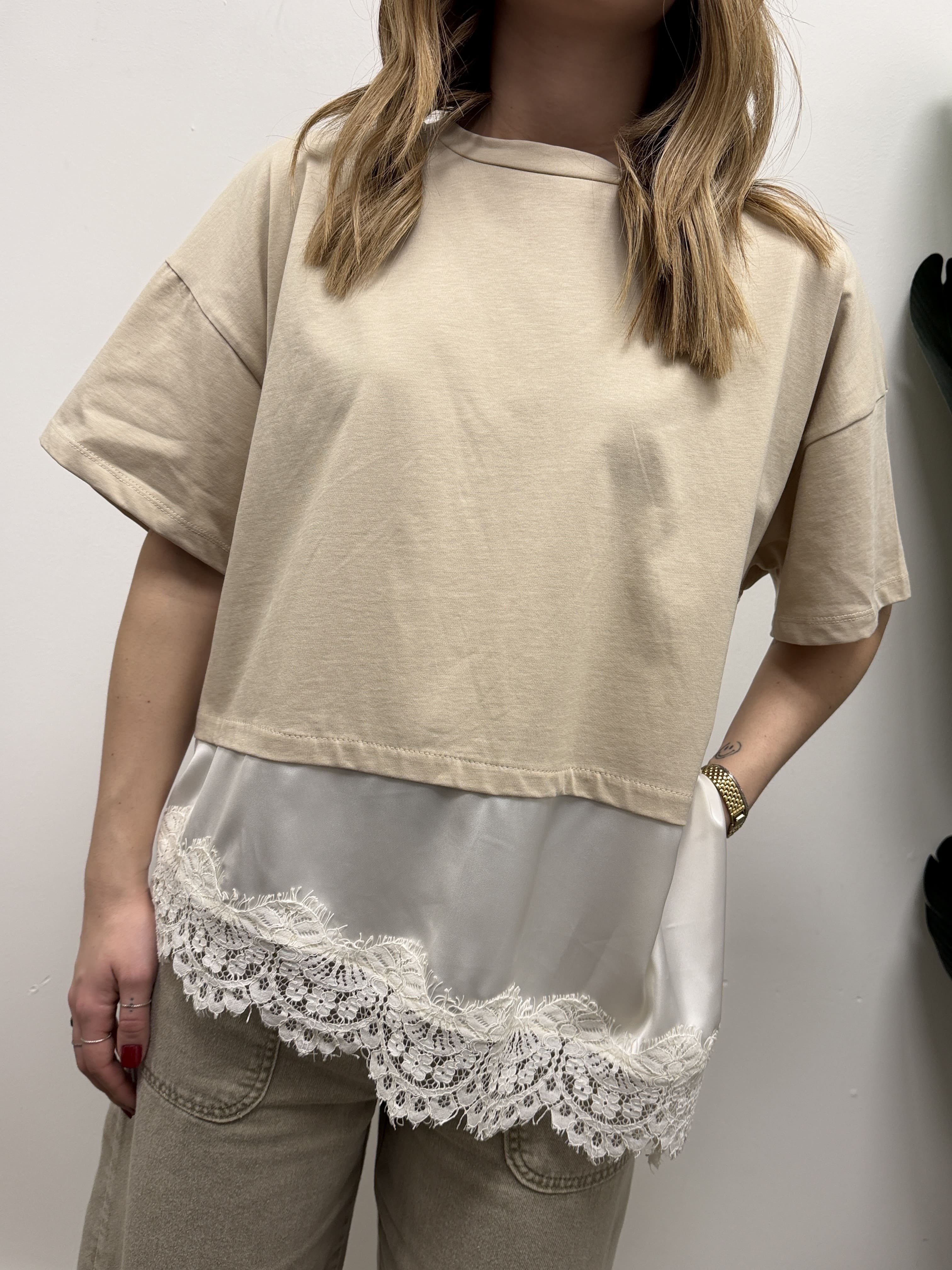 T-Shirt inserto trasversale in pizzo Dixie