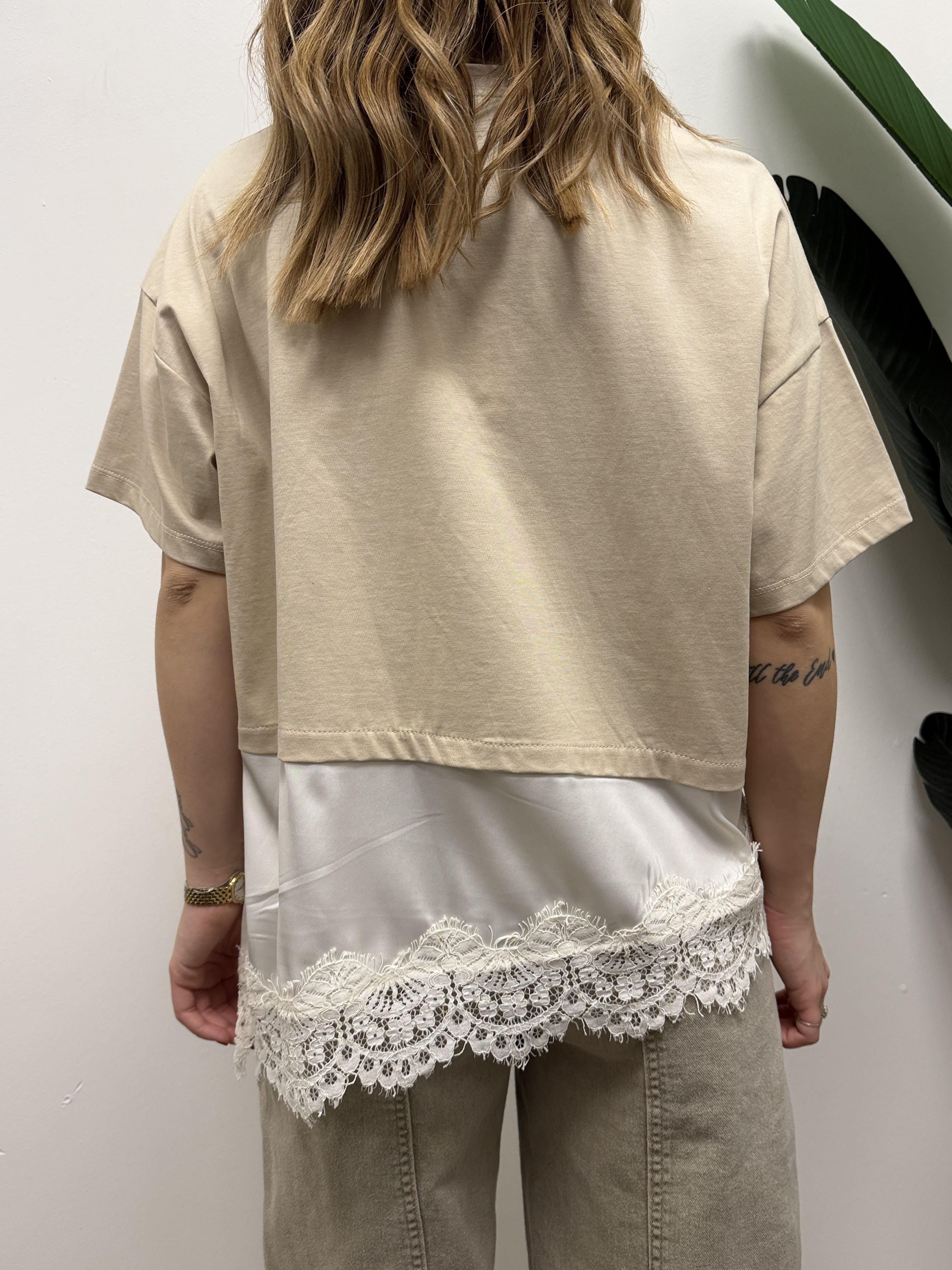 T-Shirt inserto trasversale in pizzo Dixie