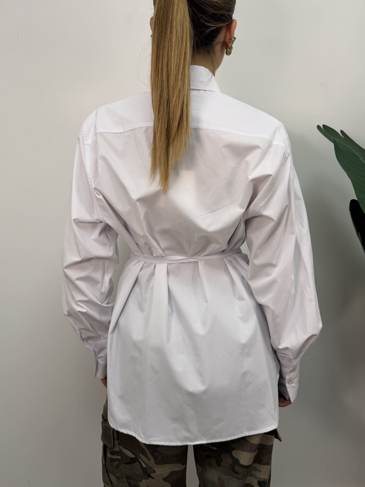 Camicia con dettaglio laccio sul retro Tensione In