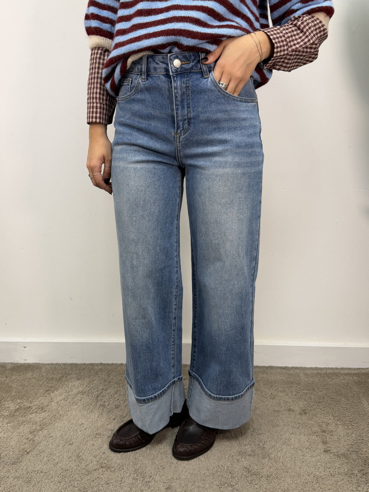 Jeans wide leg con maxi risvolto Amosa