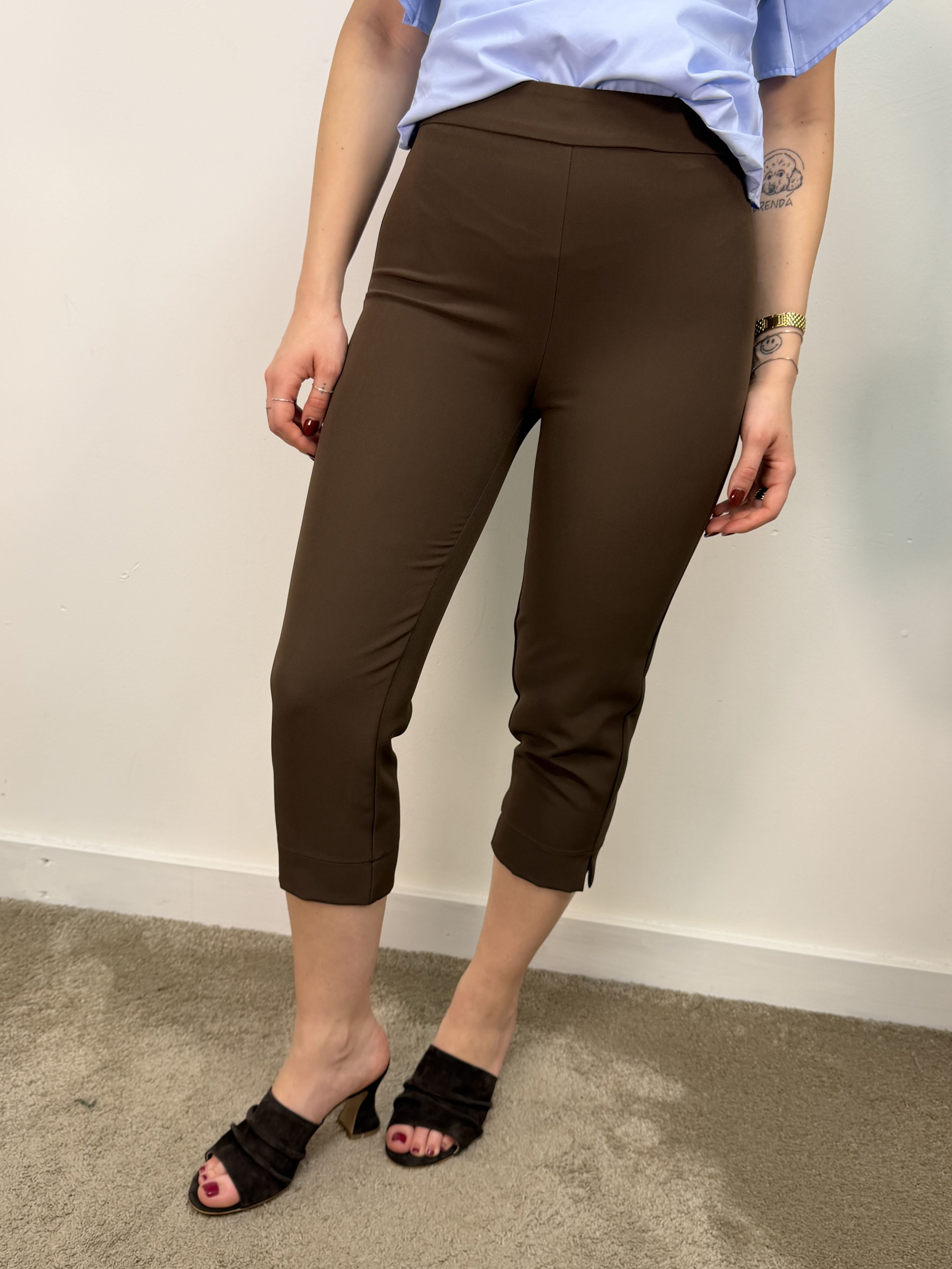 Pantalone capri con spacchetto VICOLO