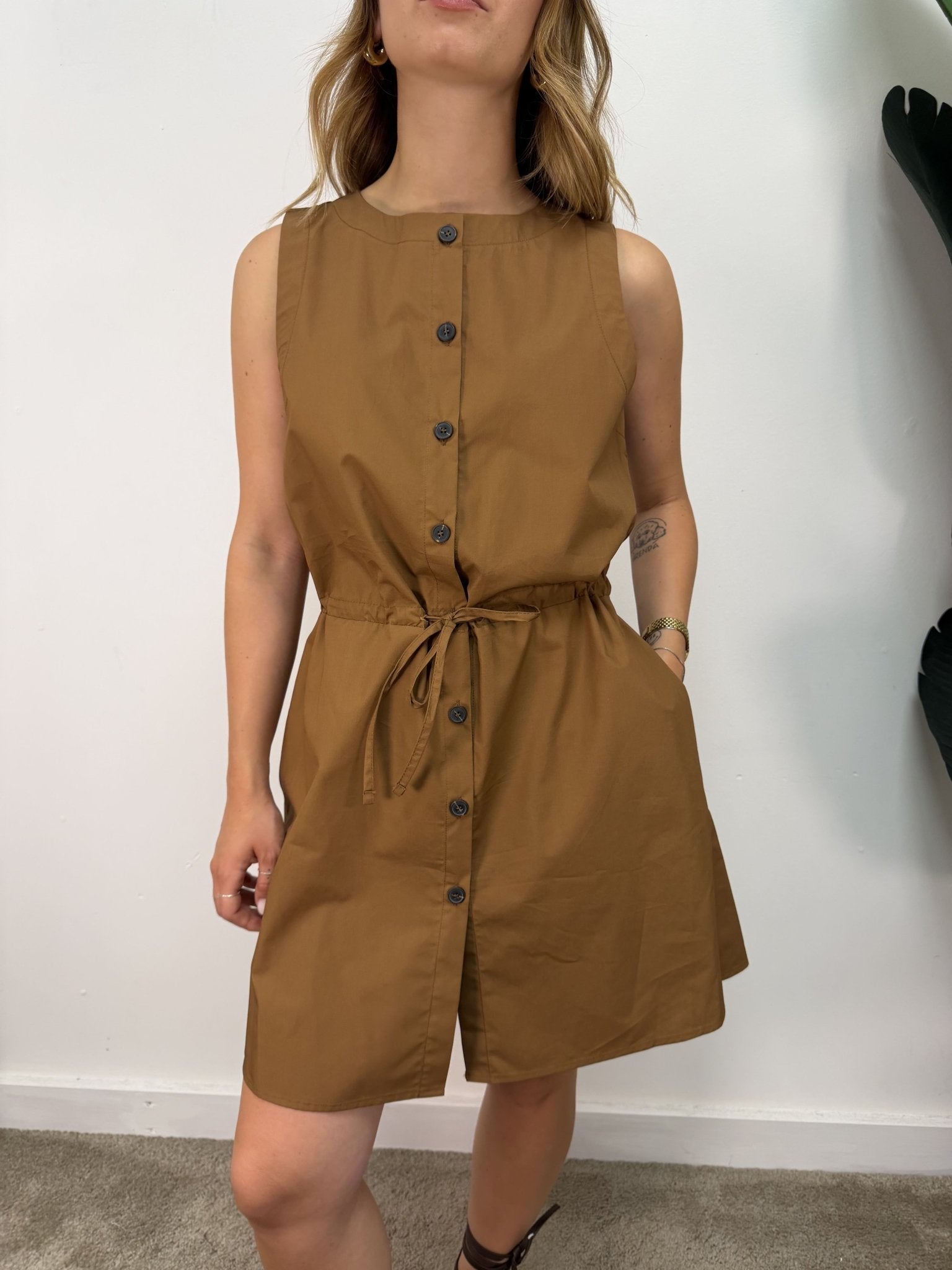 Abito corto bottoni e coulisse in vita Tensione In - GiuGiò | Shop online