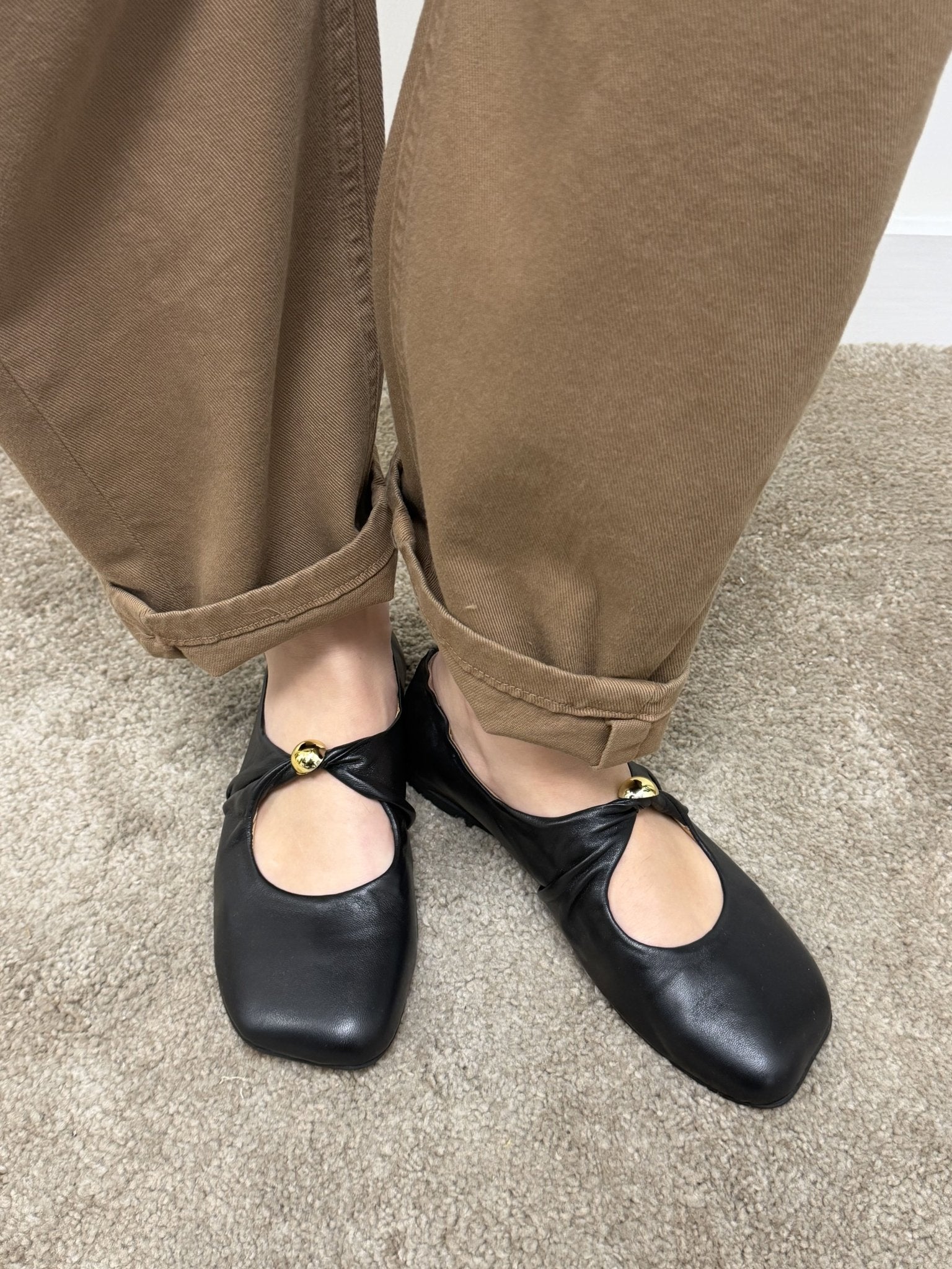 Ballerina in nappa con dettaglio metallico Divine Follie - GiuGiò | Shop online