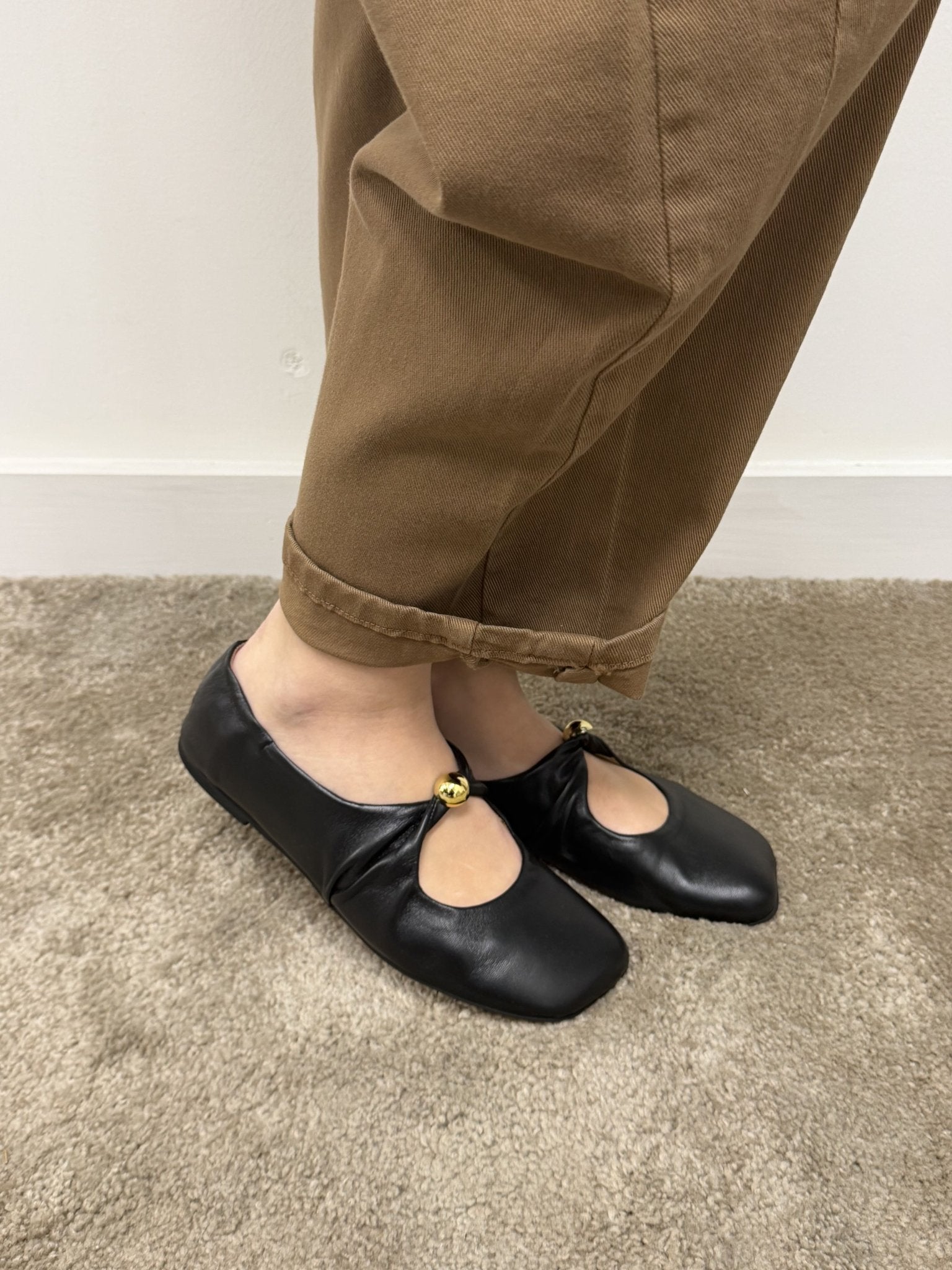 Ballerina in nappa con dettaglio metallico Divine Follie - GiuGiò | Shop online