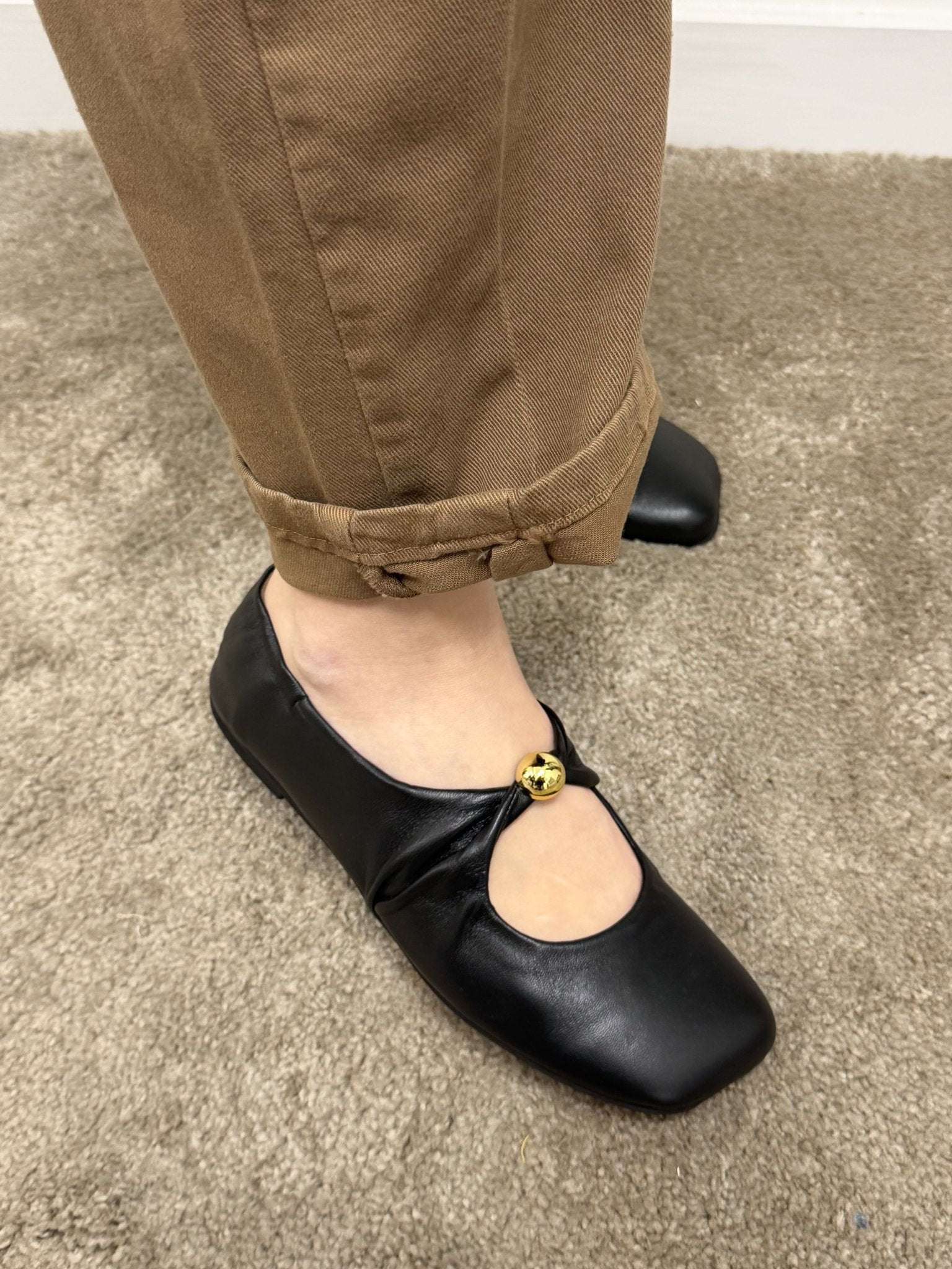 Ballerina in nappa con dettaglio metallico Divine Follie - GiuGiò | Shop online