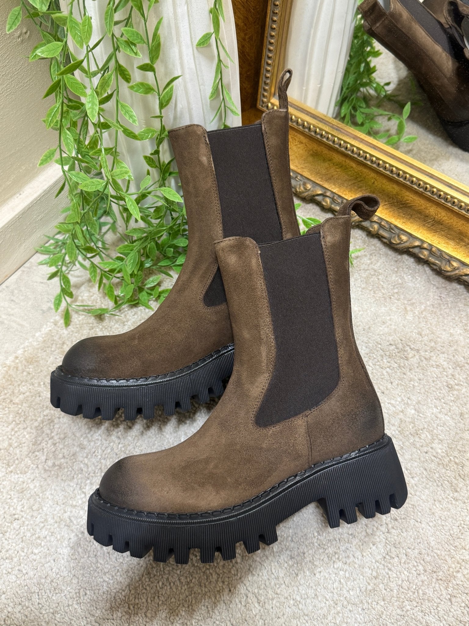 Beatles pelle scamosciata platform Noa - GiuGiò | Shop online