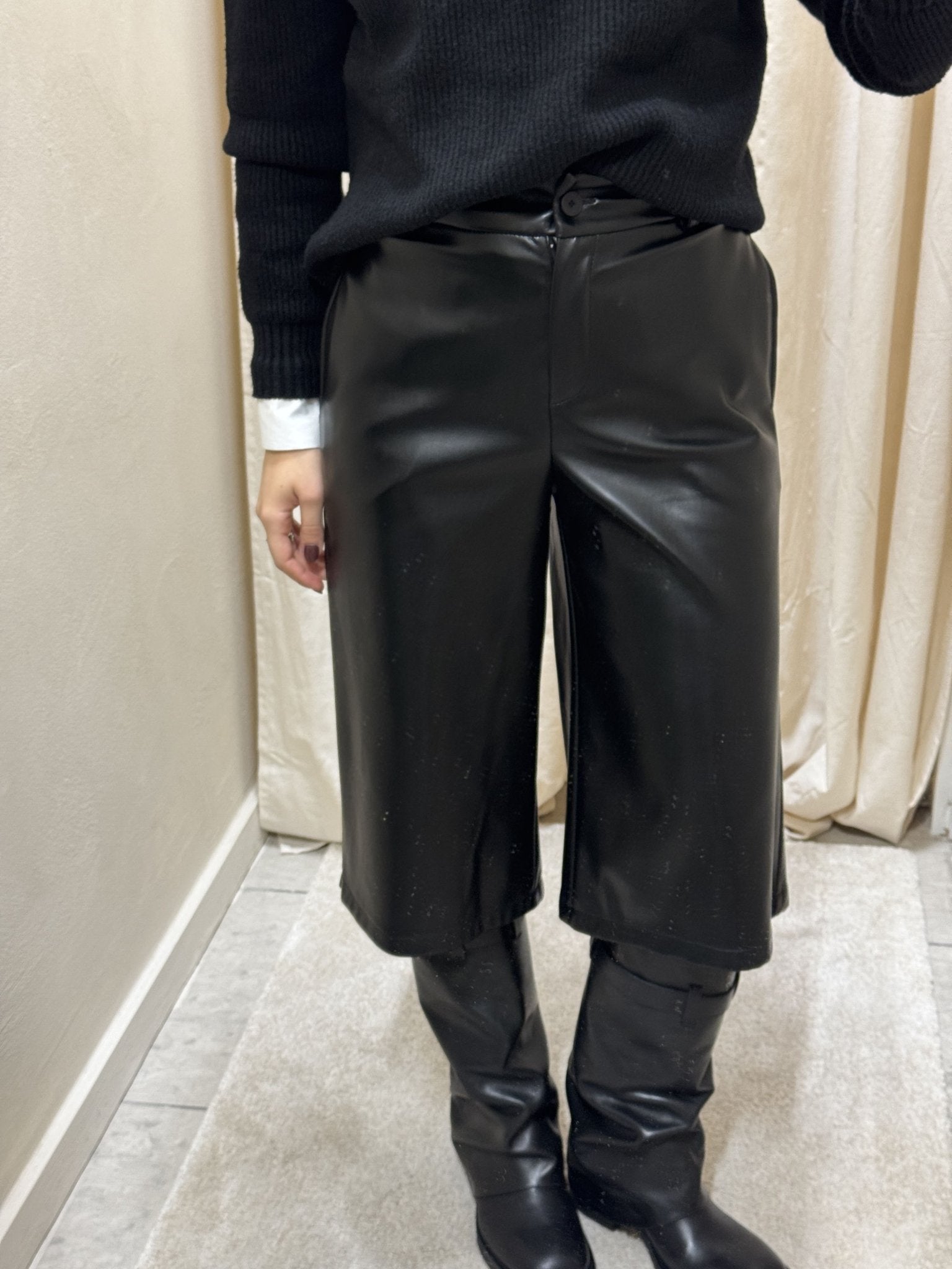 Bermuda in ecopelle Tensione In - GiuGiò | Shop online