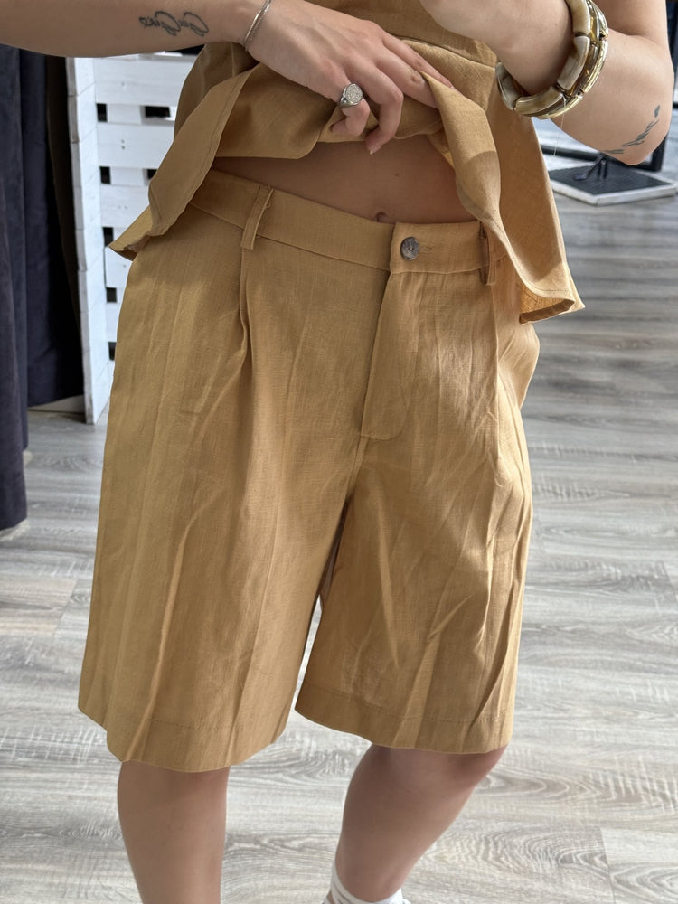 Bermuda in lino con pinces Tensione In - GiuGiò | Shop online