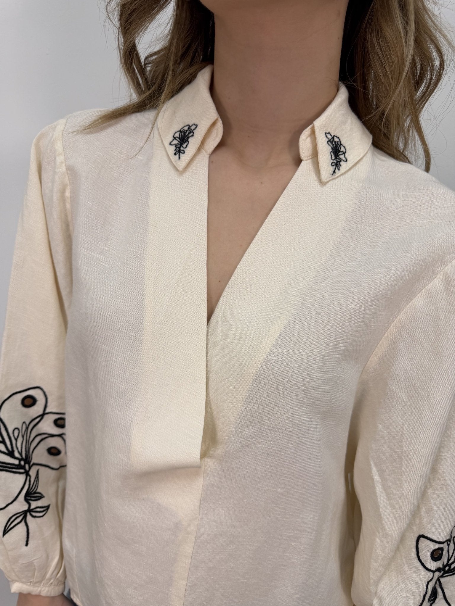 Blusa ampia con ricami BSB - GiuGiò | Shop online