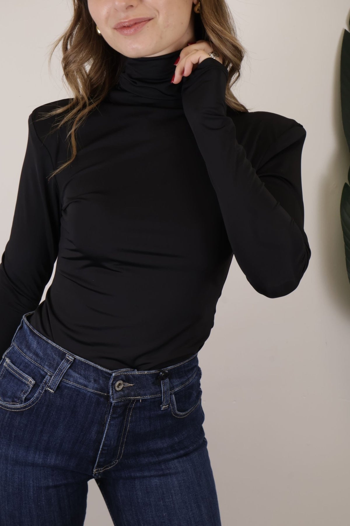 Body in lycra collo alto con spalline imbottite Tensione In - GiuGiò | Shop online