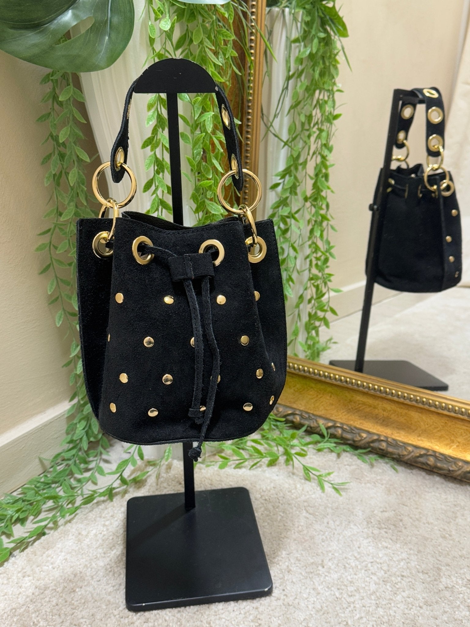 Bucket bag in pelle con borchie GiuGió - GiuGiò | Shop online