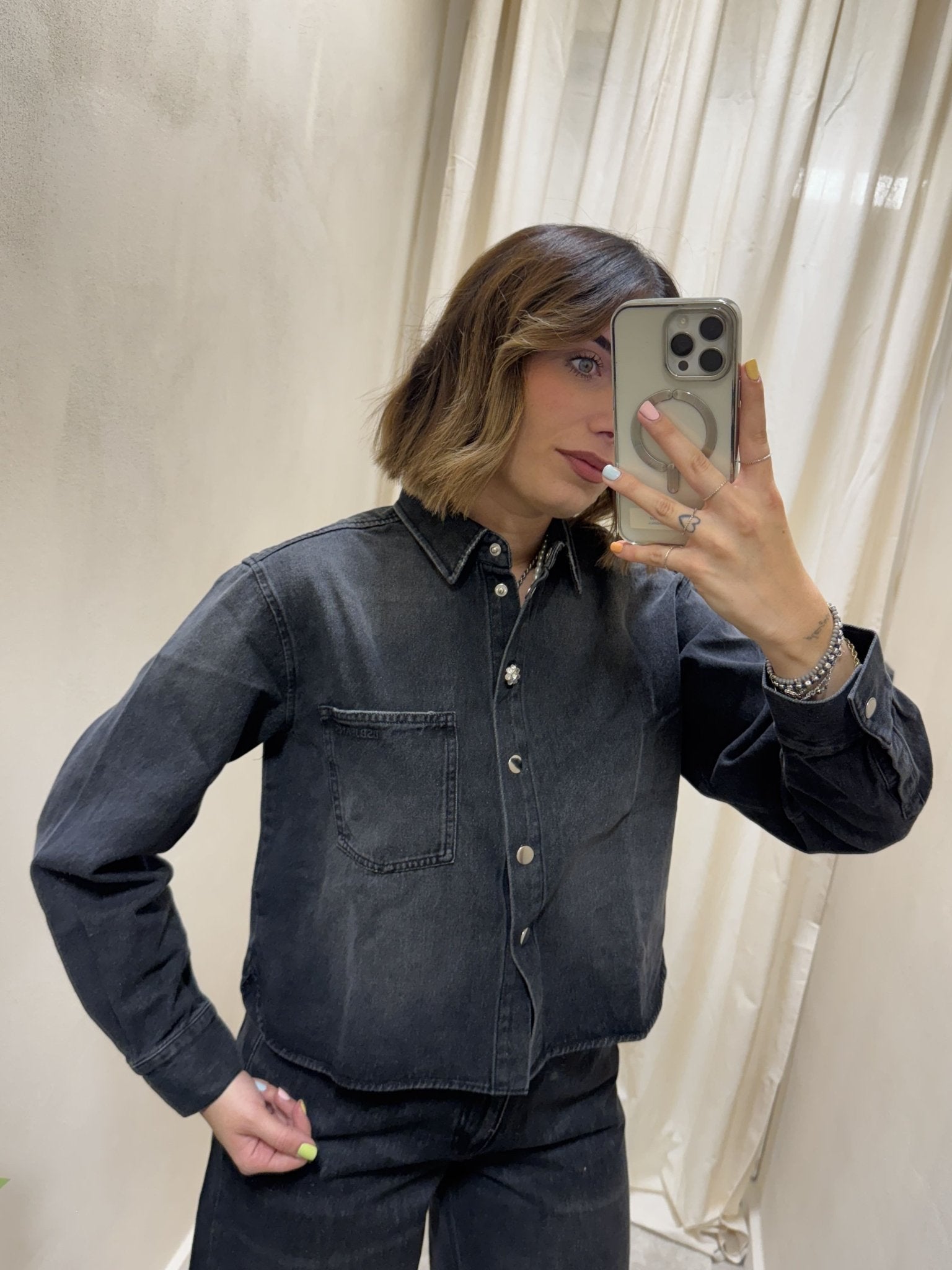 Camicia crop in denim con bottone gioiello BSB - GiuGiò | Shop online