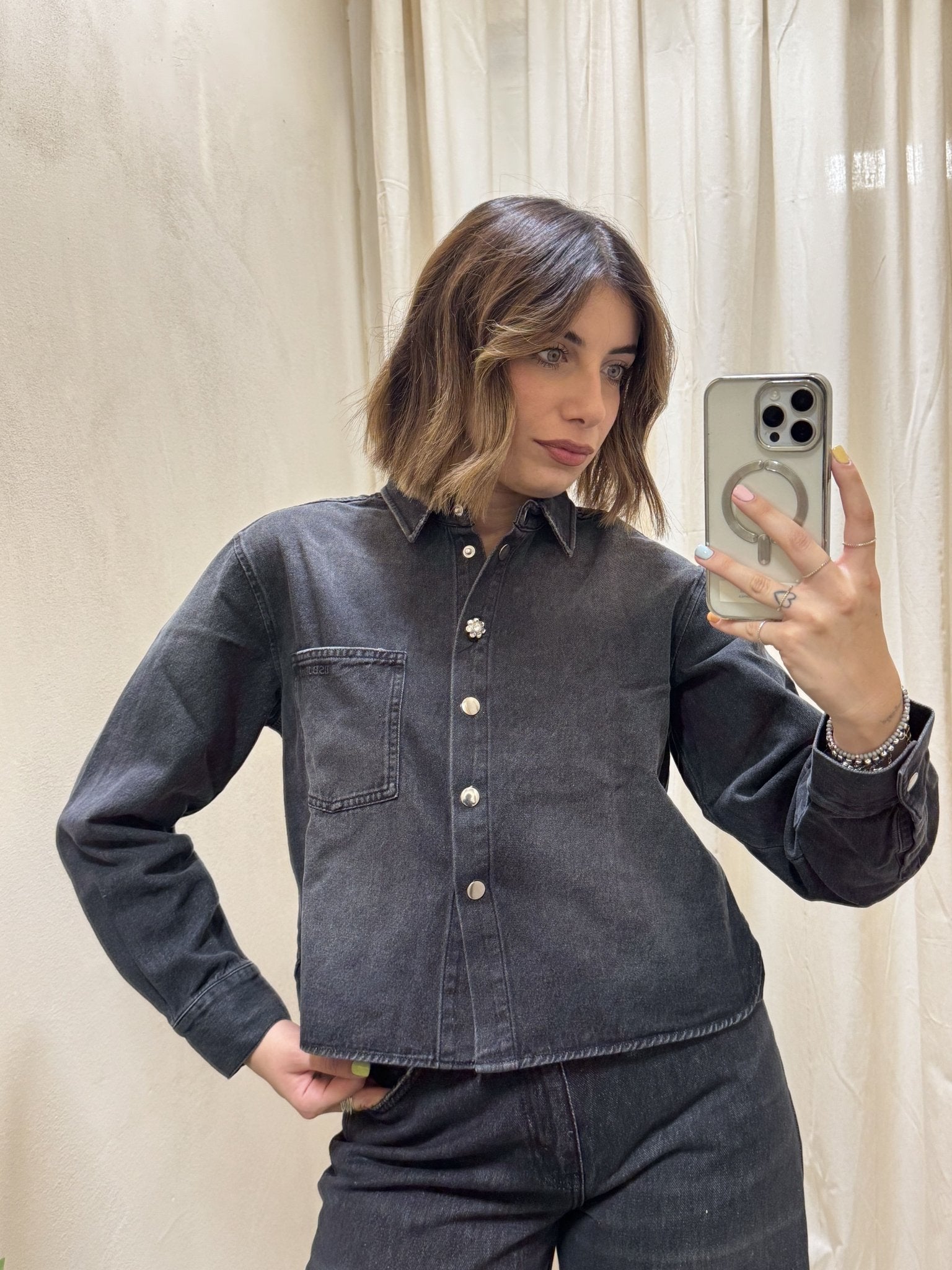 Camicia crop in denim con bottone gioiello BSB - GiuGiò | Shop online