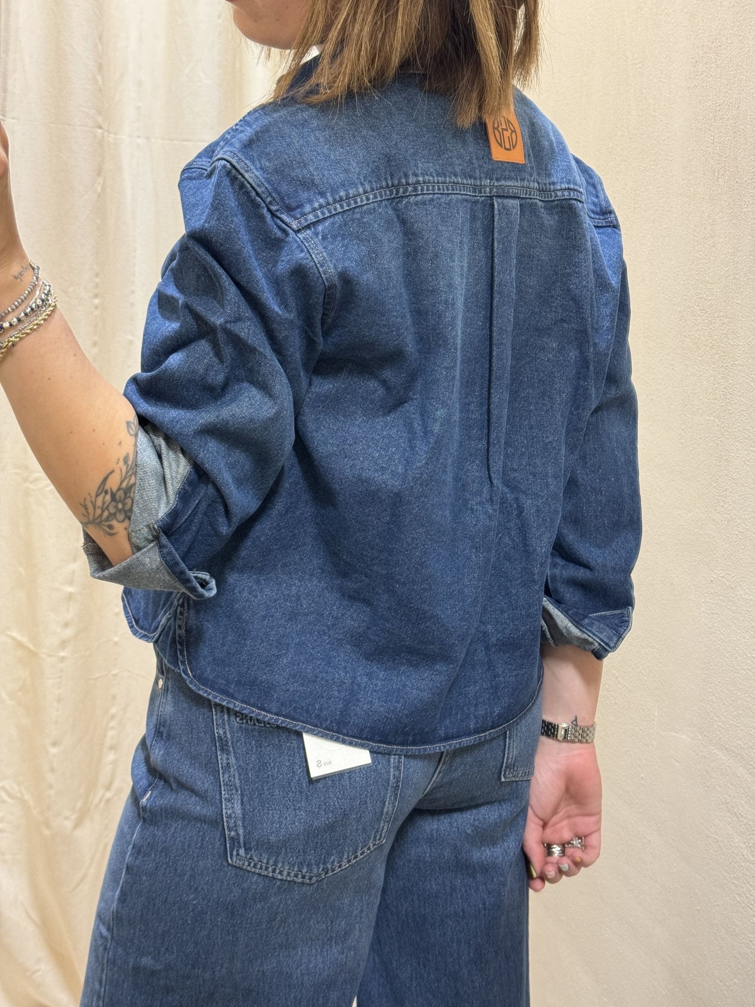 Camicia crop in denim con bottone gioiello BSB - GiuGiò | Shop online