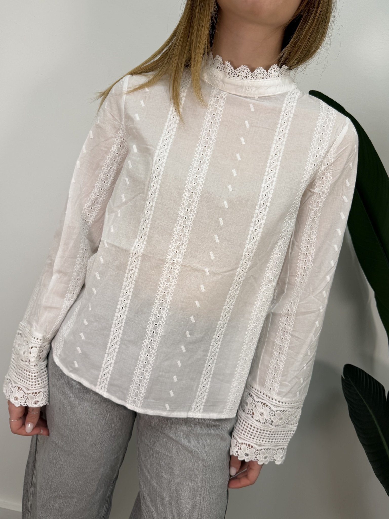 Camicia in cotone con ricami e pizzo MyD - GiuGiò | Shop online