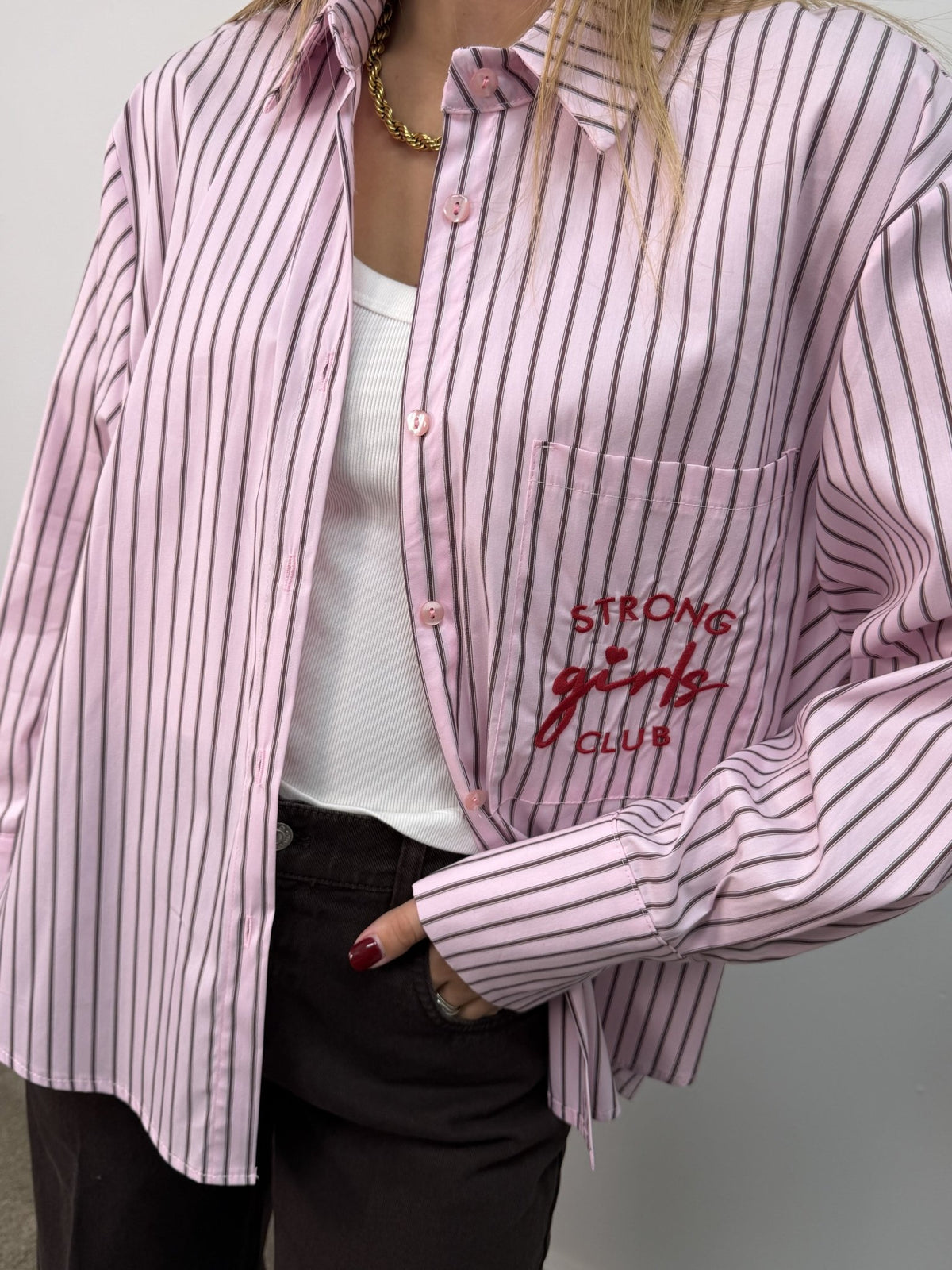 Camicia over con ricamo "Strong girl Club" Tensione In - GiuGiò | Shop online