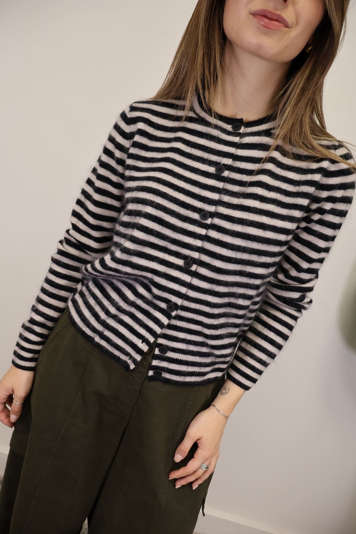 Cardigan girocollo a righe nero Tensione In - GiuGiò | Shop online