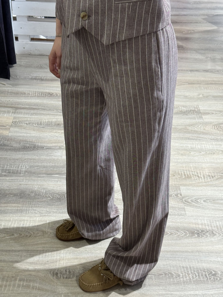 Completo gessato gilet+pantalone con spilla Susy Mix - GiuGiò | Shop online